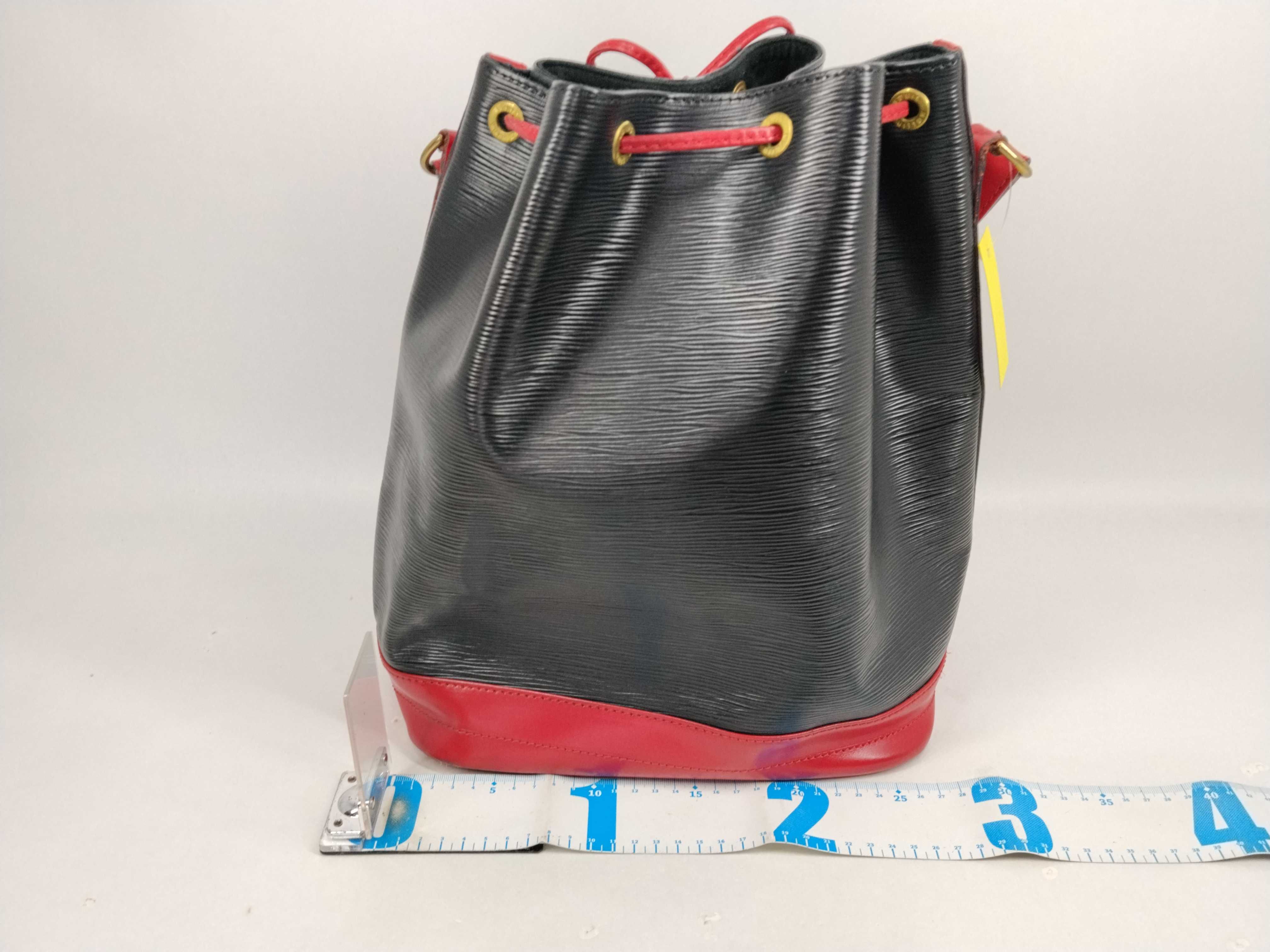 Epi Noe Bicolor Red x Black Shoulder Bag — view 2
