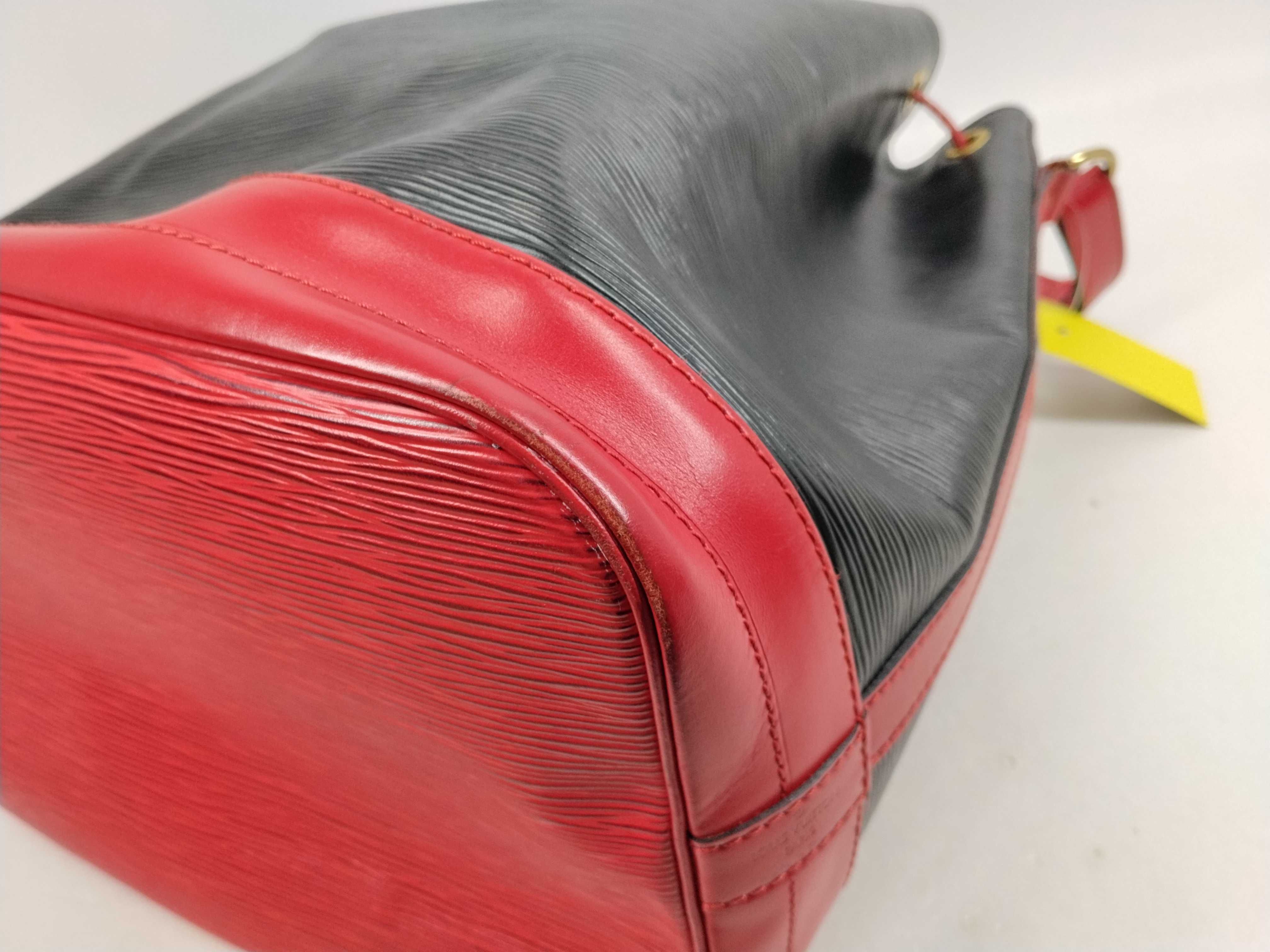 Epi Noe Bicolor Red x Black Shoulder Bag — view 4