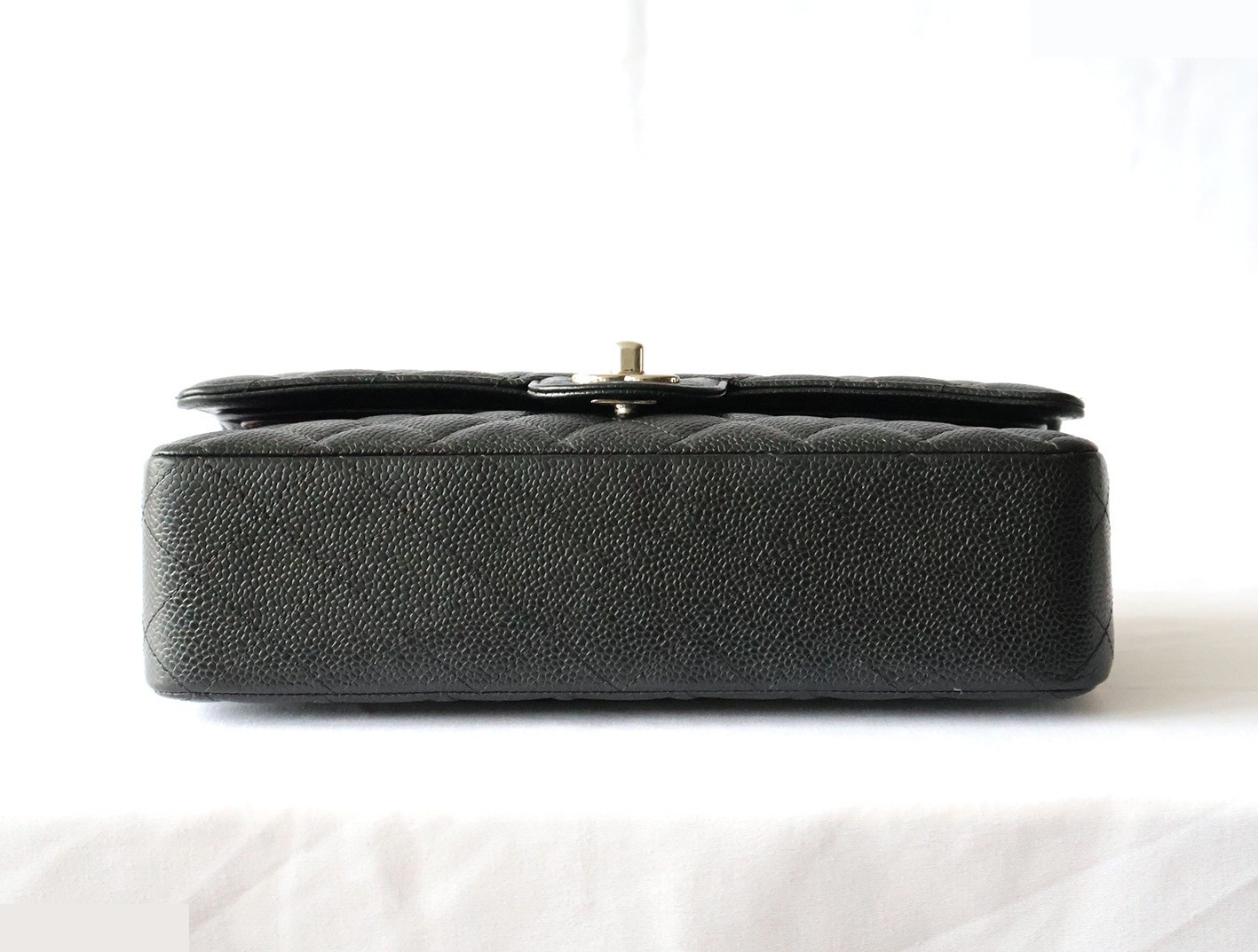 Caviar leather Matelassé 25 Double flap Double chain shoulder bag, black — view 5