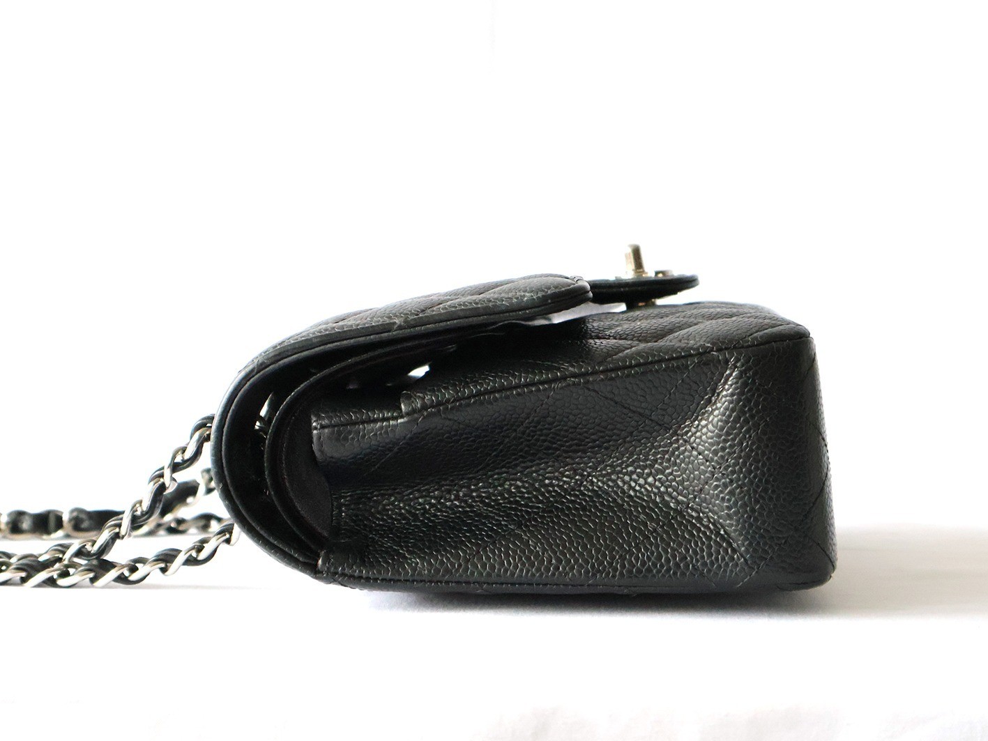 Caviar leather Matelassé 25 Double flap Double chain shoulder bag, black — view 6