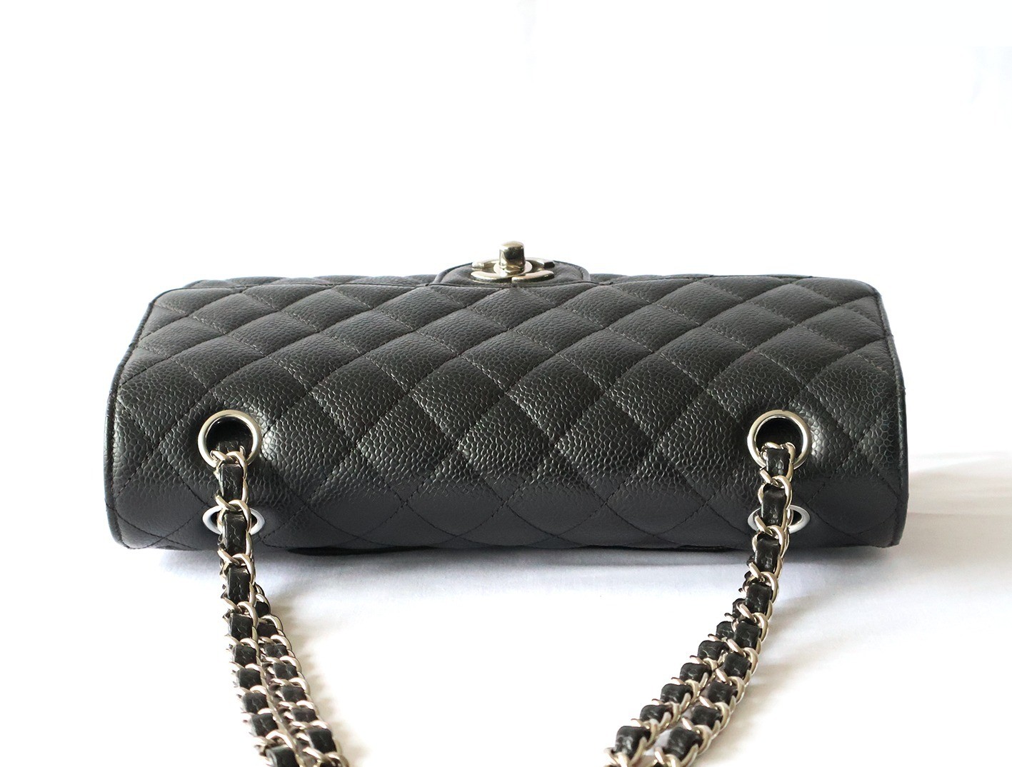 Caviar leather Matelassé 25 Double flap Double chain shoulder bag, black — view 8
