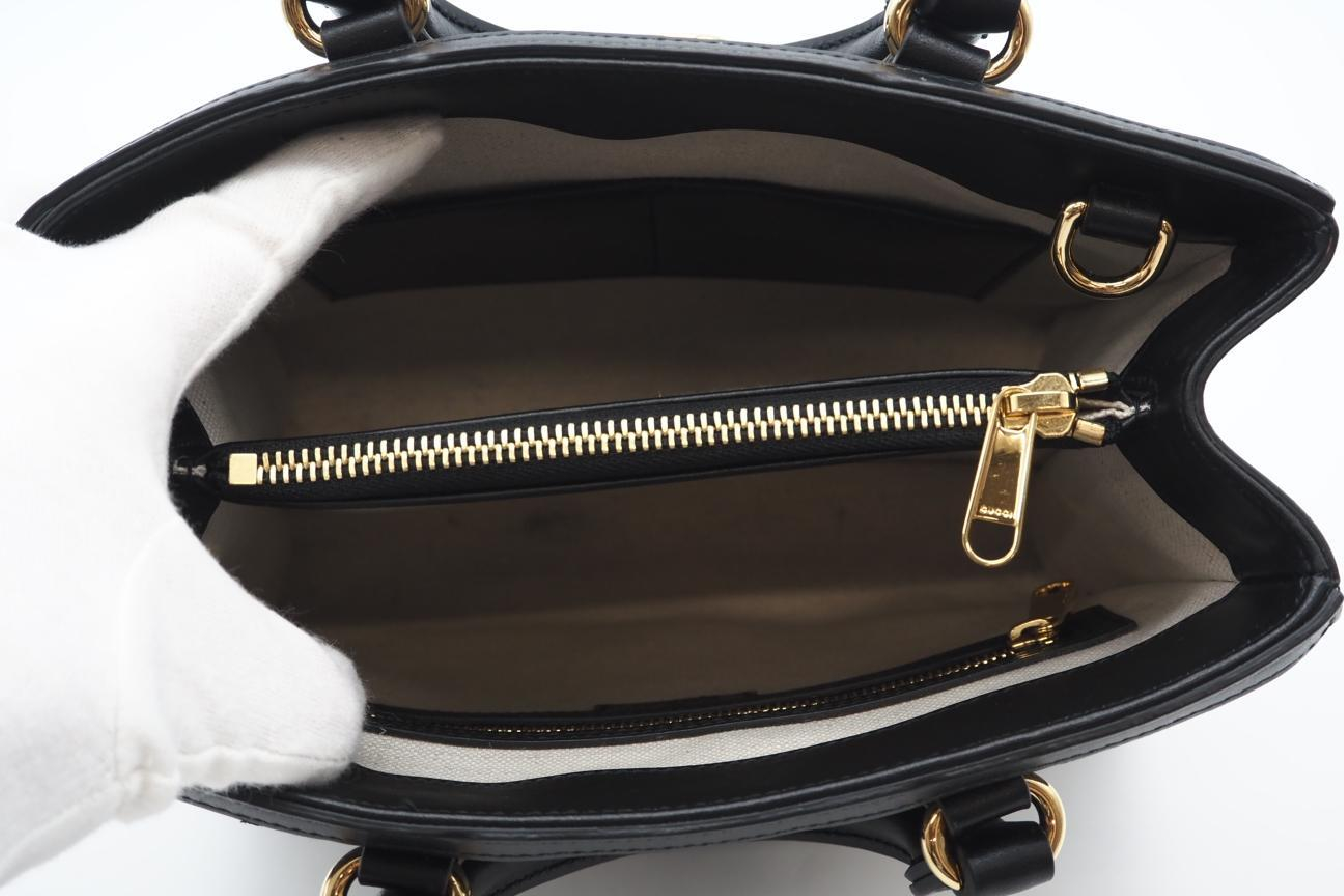 728309 GG Matelassé Leather Quilted Handbag Black Handbag — view 8