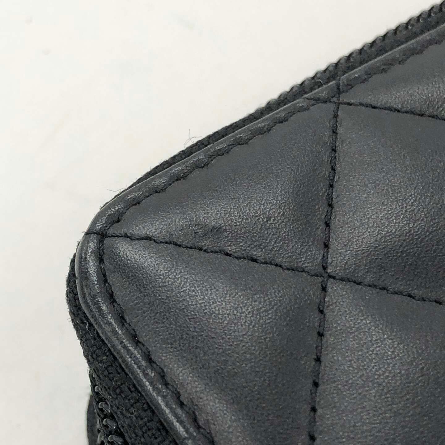 Lambskin Cambon Round Zipped Wallet — view 3