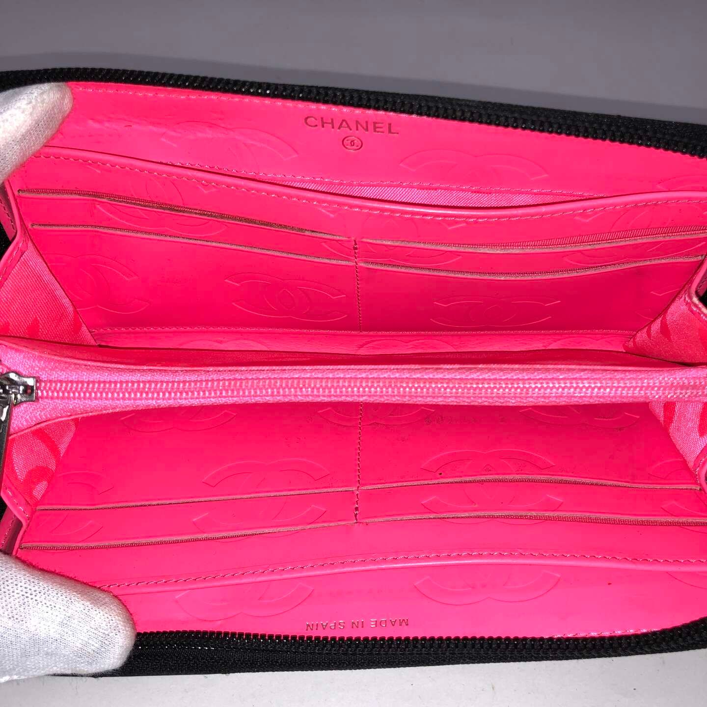 Lambskin Cambon Round Zipped Wallet — view 7