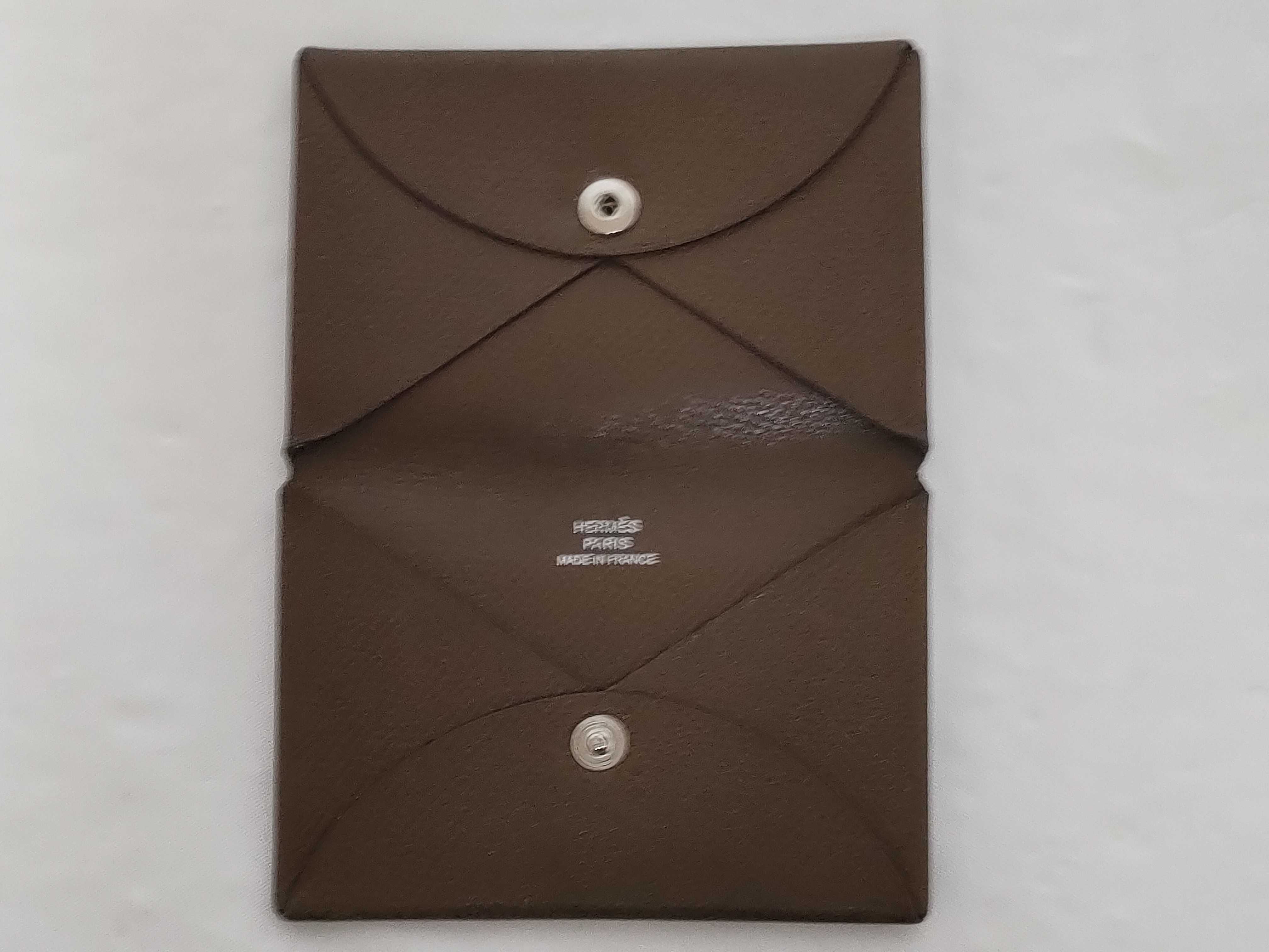 Duo Veau Epsom Etoupe K-stamp coin case — view 9