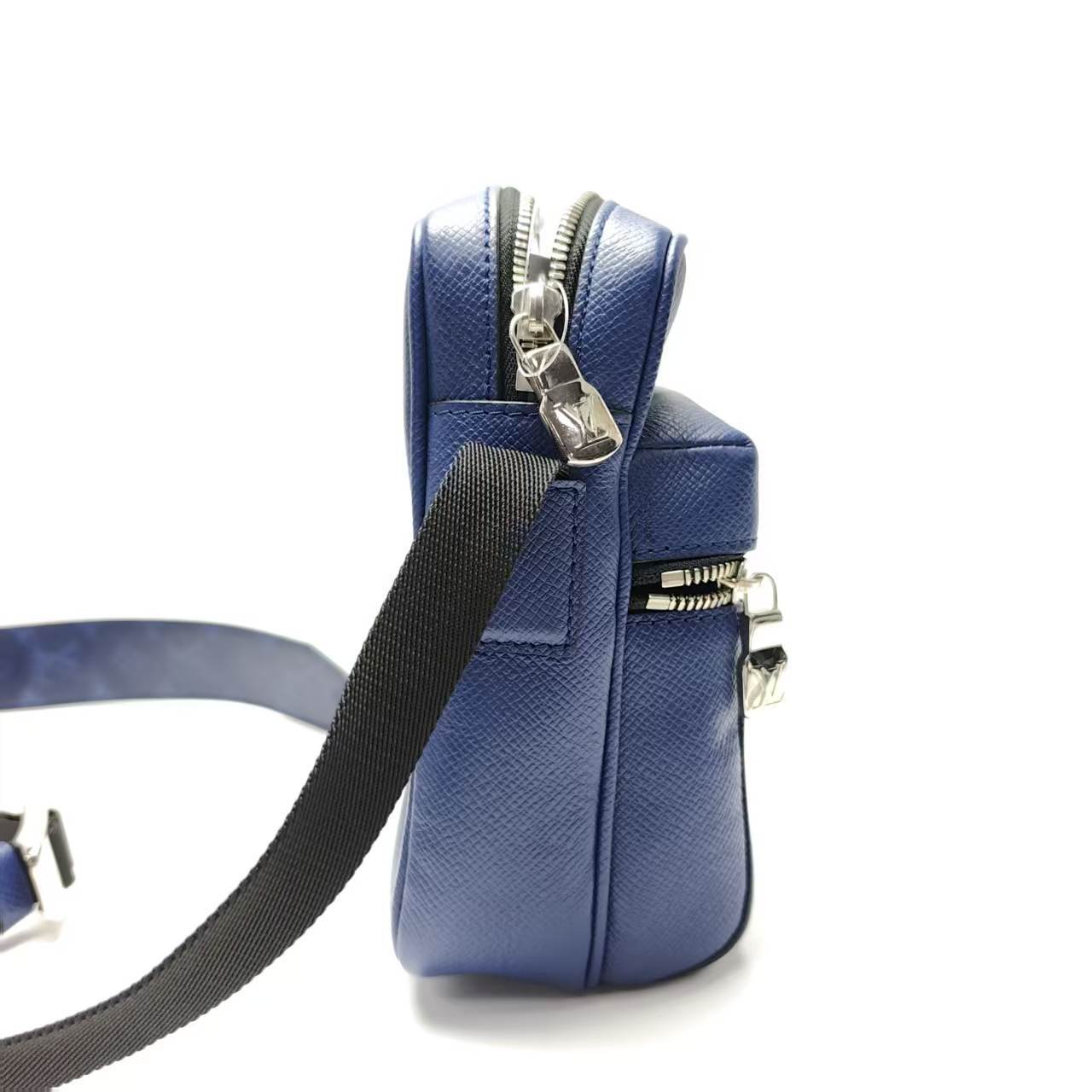 【*Shipped from: China*】LOUIS VUITTON Outdoor Leather Shoulder Bag — view 3