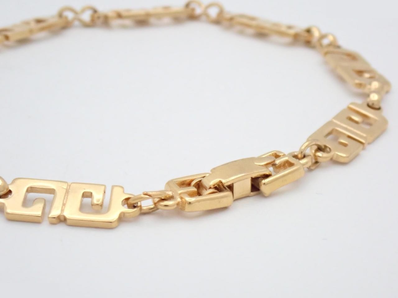 Gold bracelet, wrist size approximately 18cm — view 3