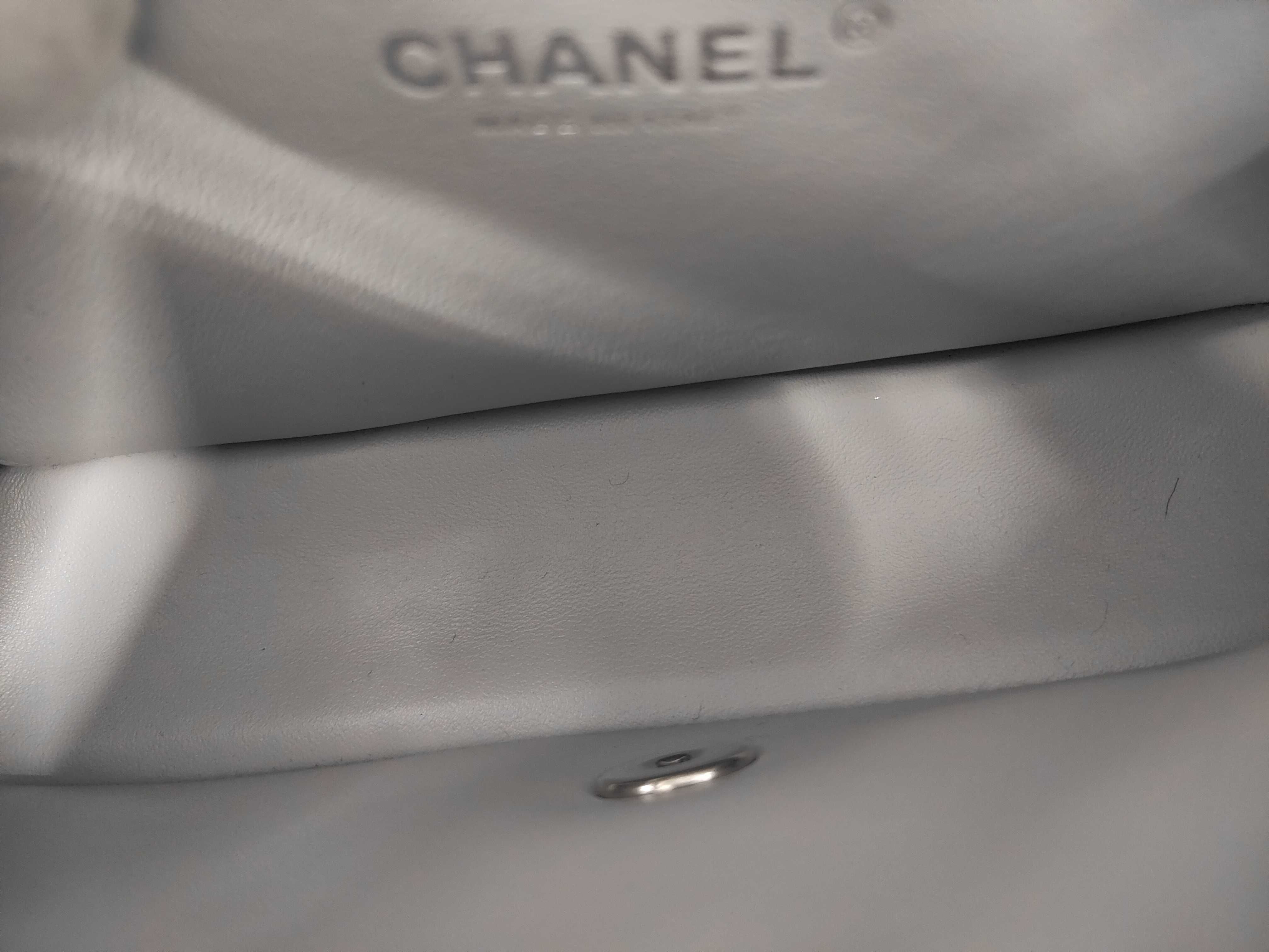 Single Flap Caviar Silver Shoulder Bag — view 11