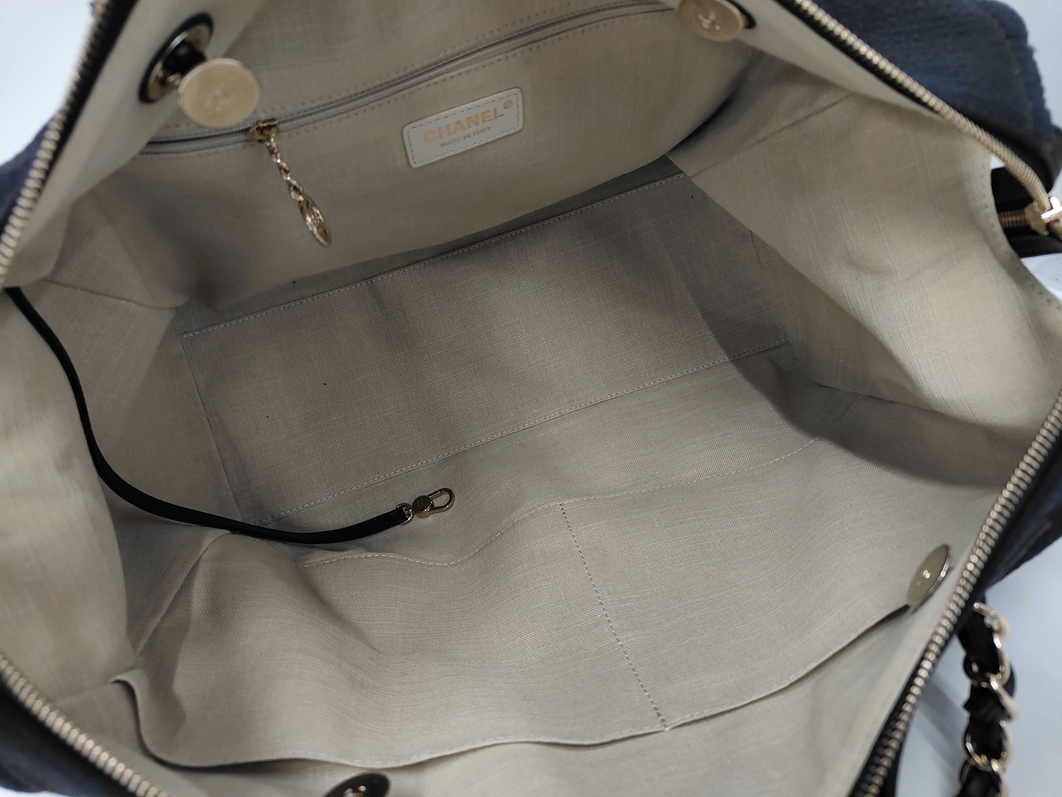 Deauville Maxi Bowling Bag Shoulder Bag — view 9