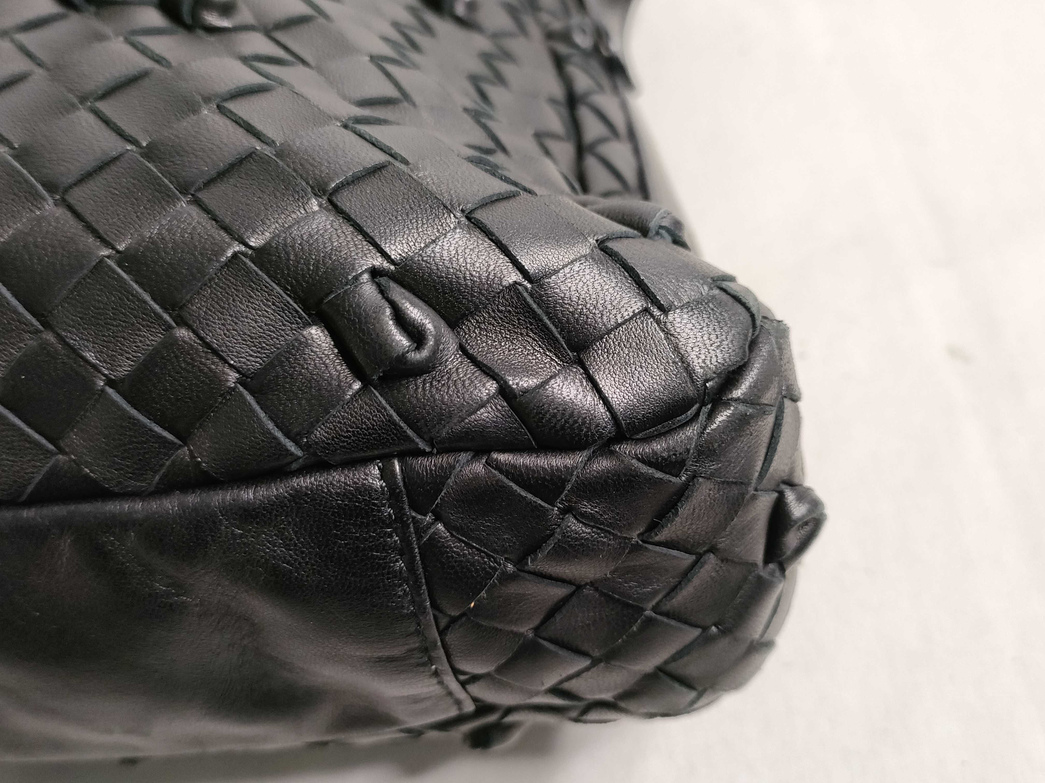 Intrecciato BOTTEGA Intrecciato One Shoulder Bag — view 6