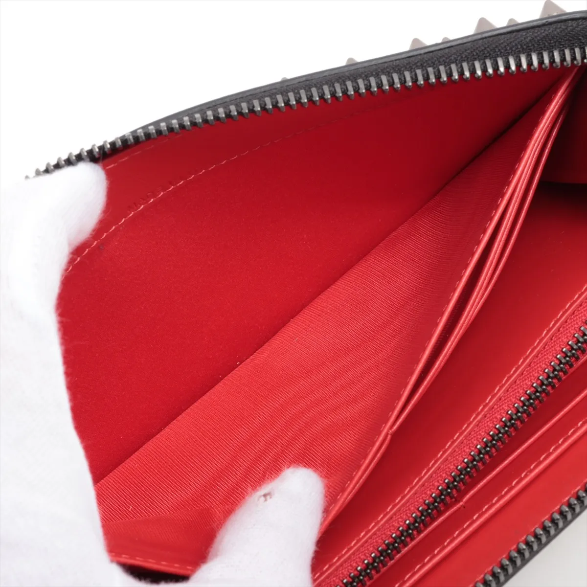Panettone Rockstud Spike Leather Round Zip Wallet Black x Red — view 4