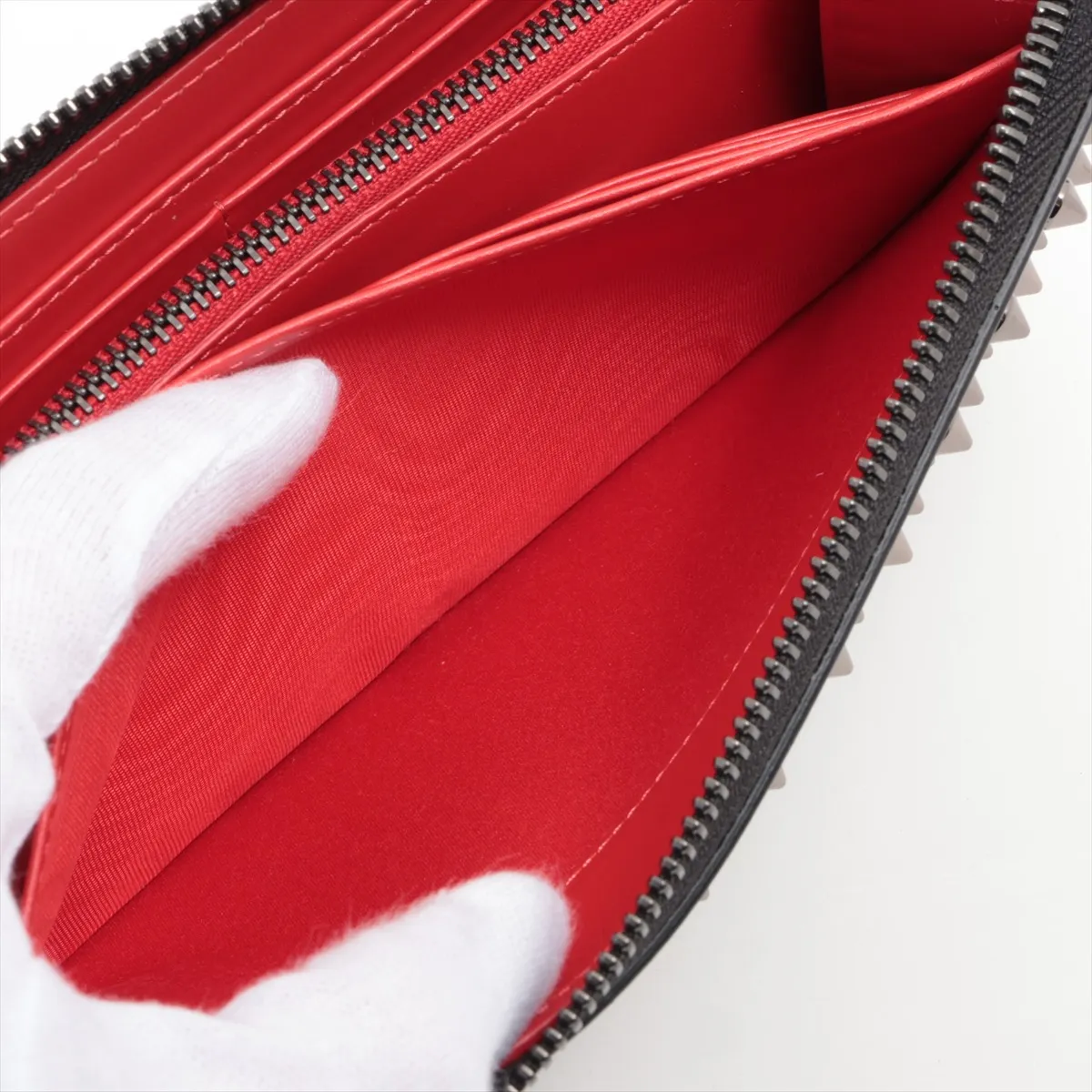 Panettone Rockstud Spike Leather Round Zip Wallet Black x Red — view 7