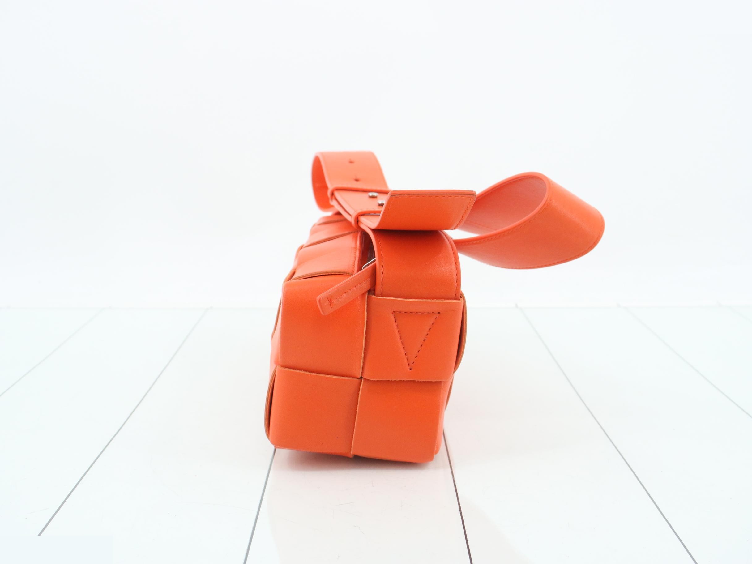 Maxi Intrecciato Brick Cassette Shoulder Bag (RFID verified) — view 4