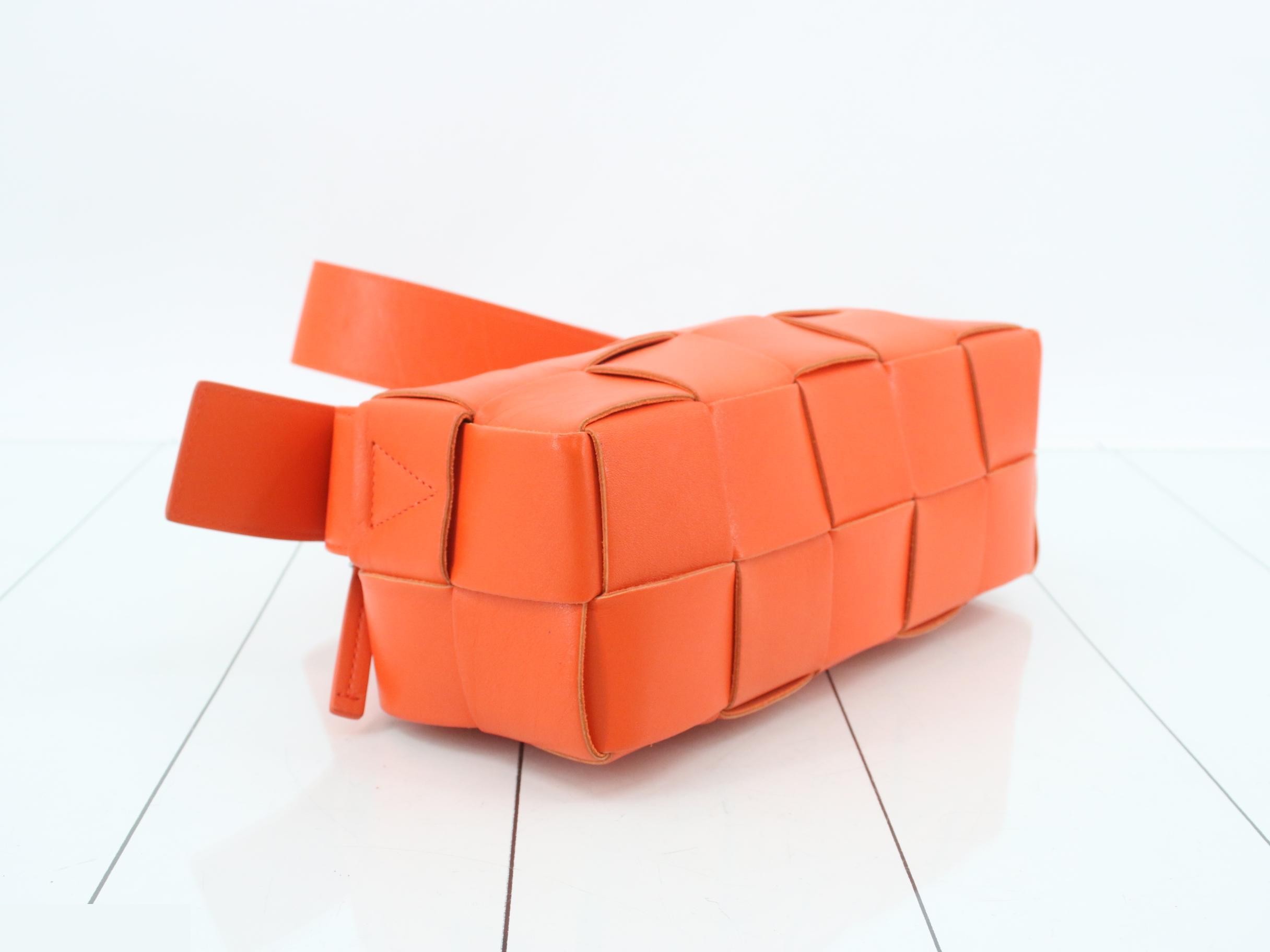 Maxi Intrecciato Brick Cassette Shoulder Bag (RFID verified) — view 5