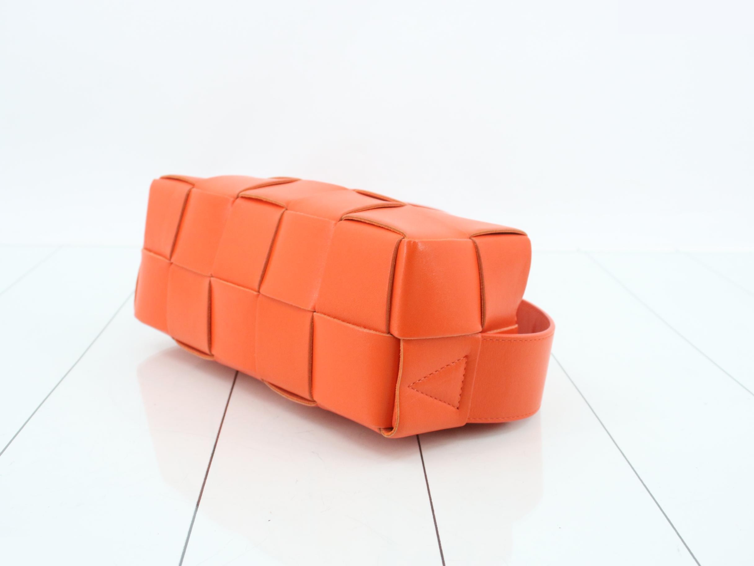 Maxi Intrecciato Brick Cassette Shoulder Bag (RFID verified) — view 6