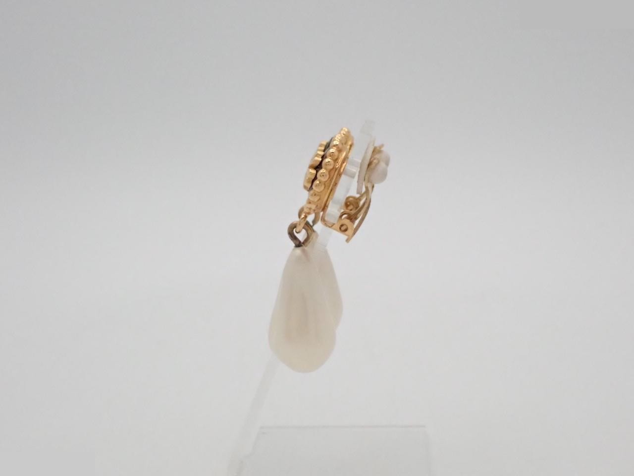 Earrings — view 3
