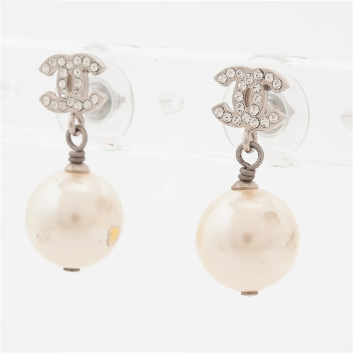 Coco Mark A16V Earrings (Pair) Metal x Rhinestone x Faux Pearl Silver — view 3