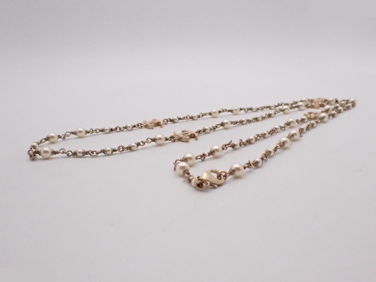 Long pearl necklace with Coco Mark design; chain approximately 94cm long. — view 3