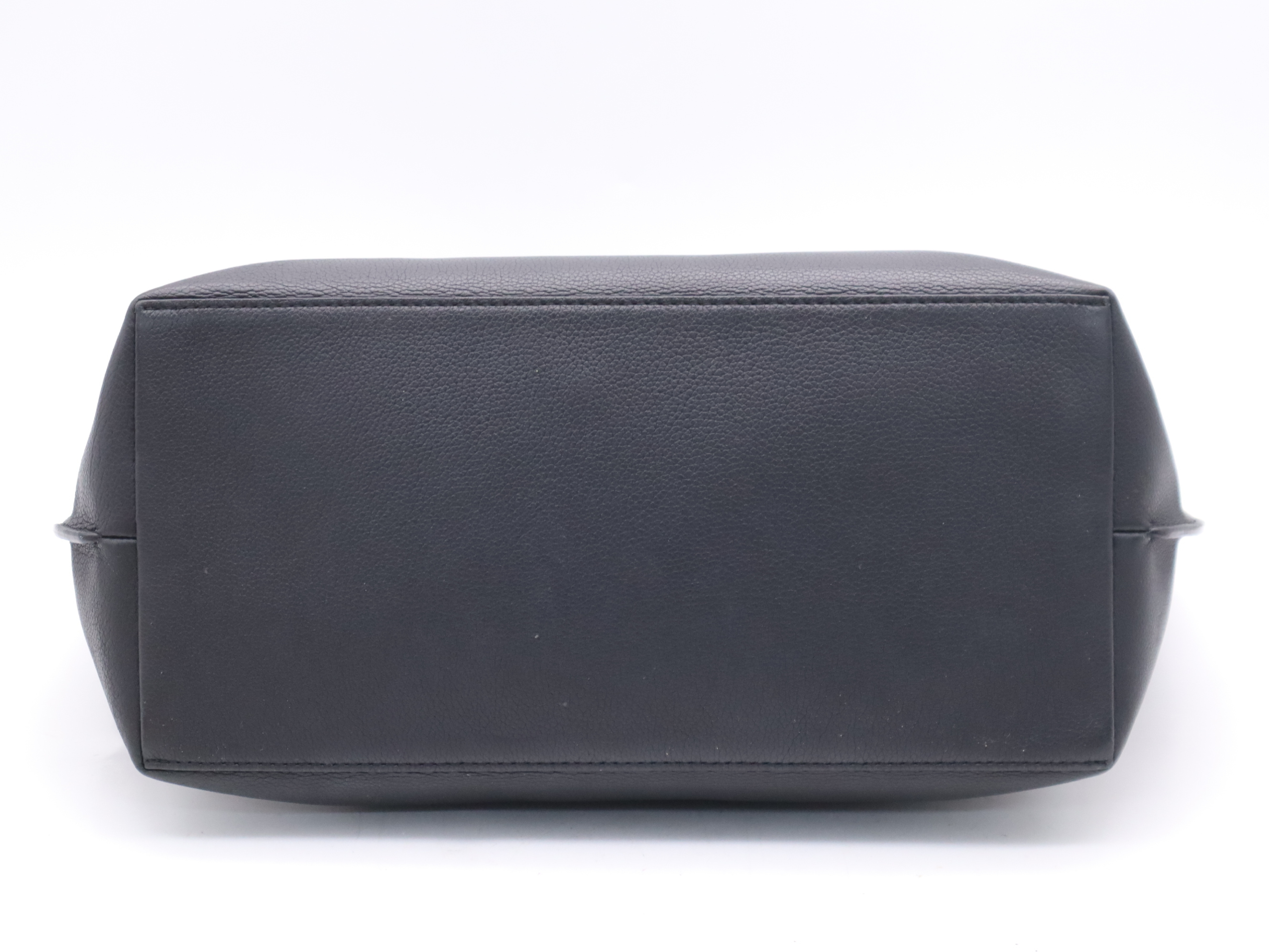 M55028 Leather Lockme Go Noir Tote Bag with Clochette and Dust Bag — view 4