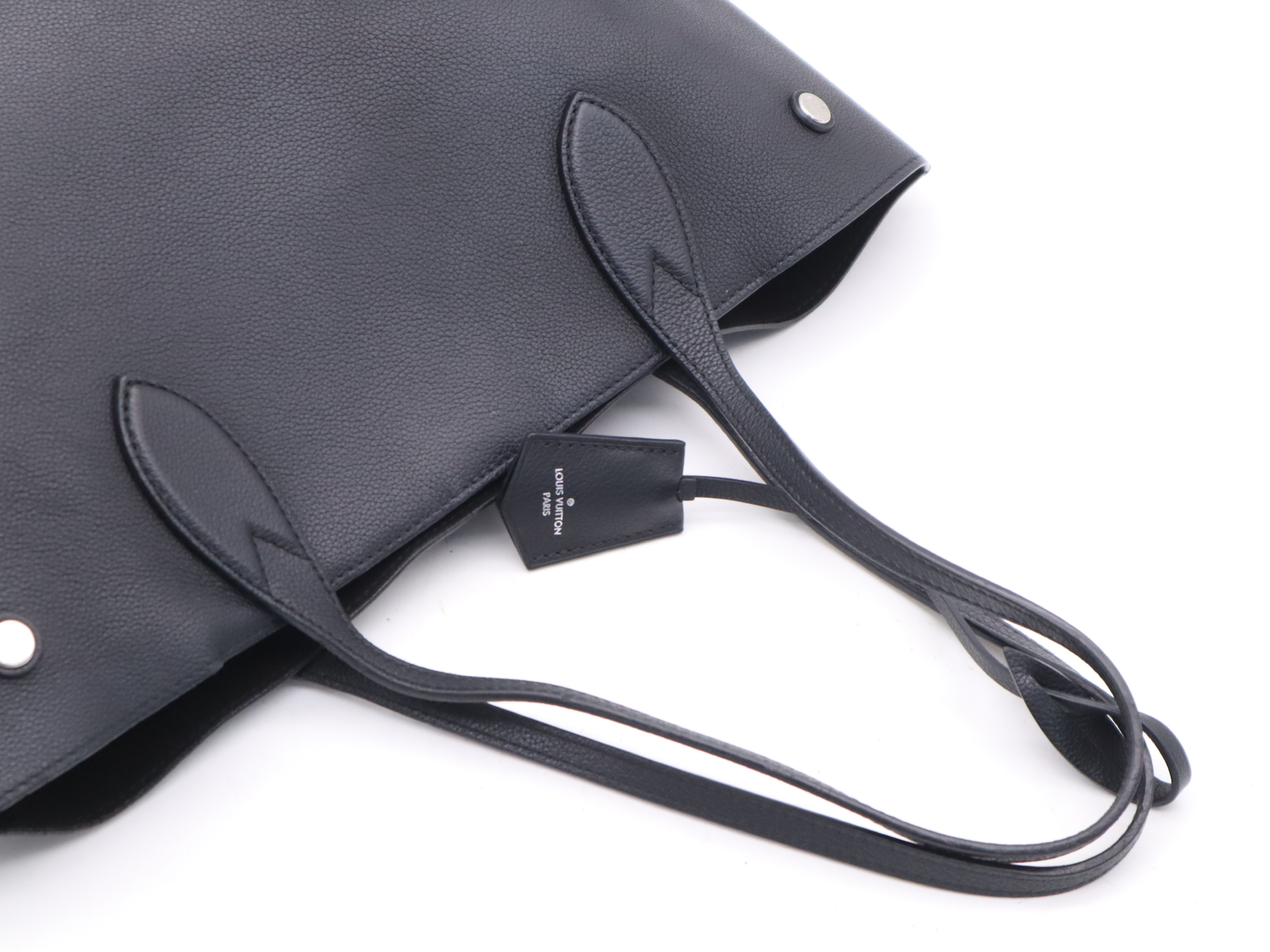 M55028 Leather Lockme Go Noir Tote Bag with Clochette and Dust Bag — view 6