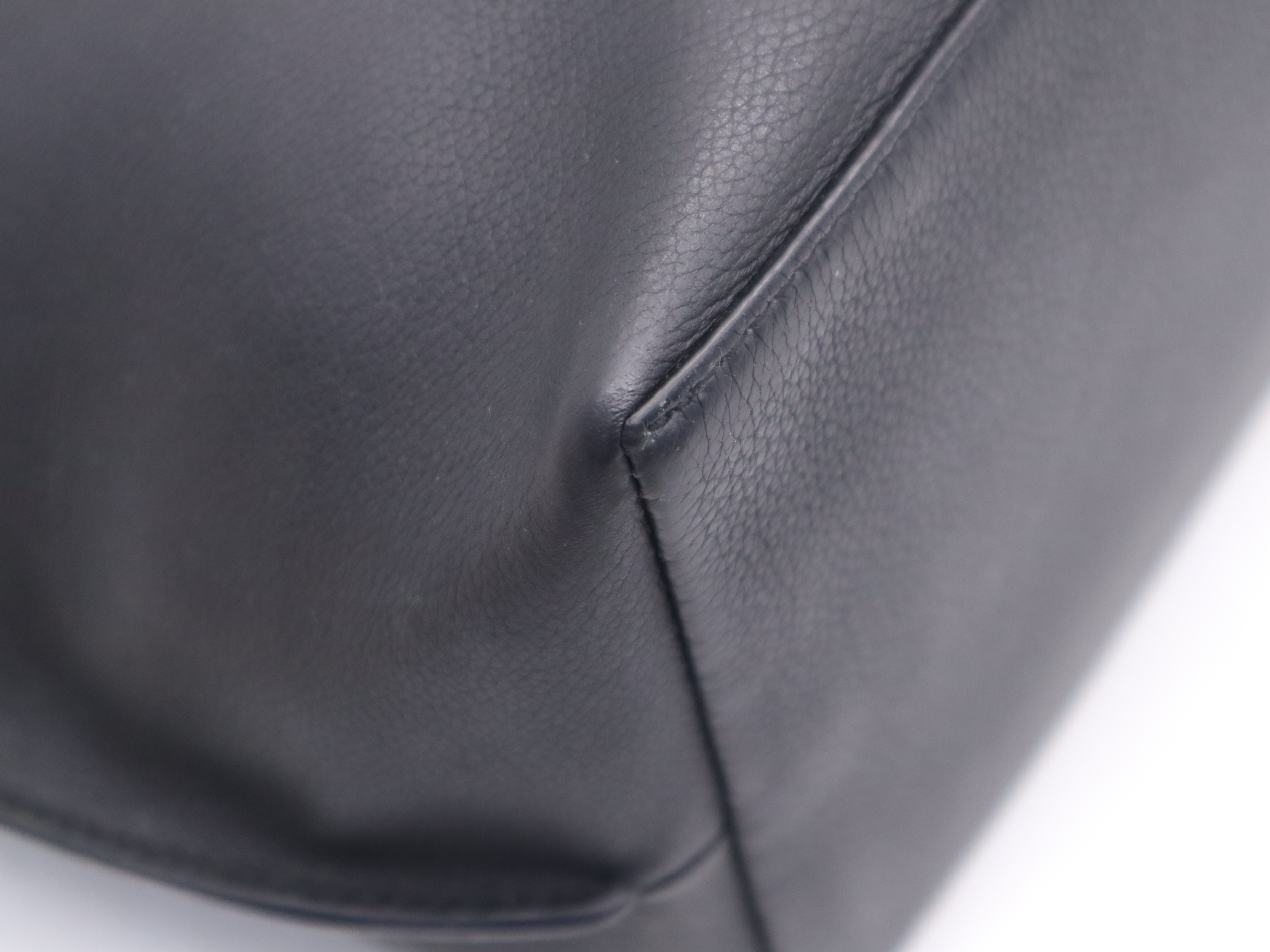 M55028 Leather Lockme Go Noir Tote Bag with Clochette and Dust Bag — view 9