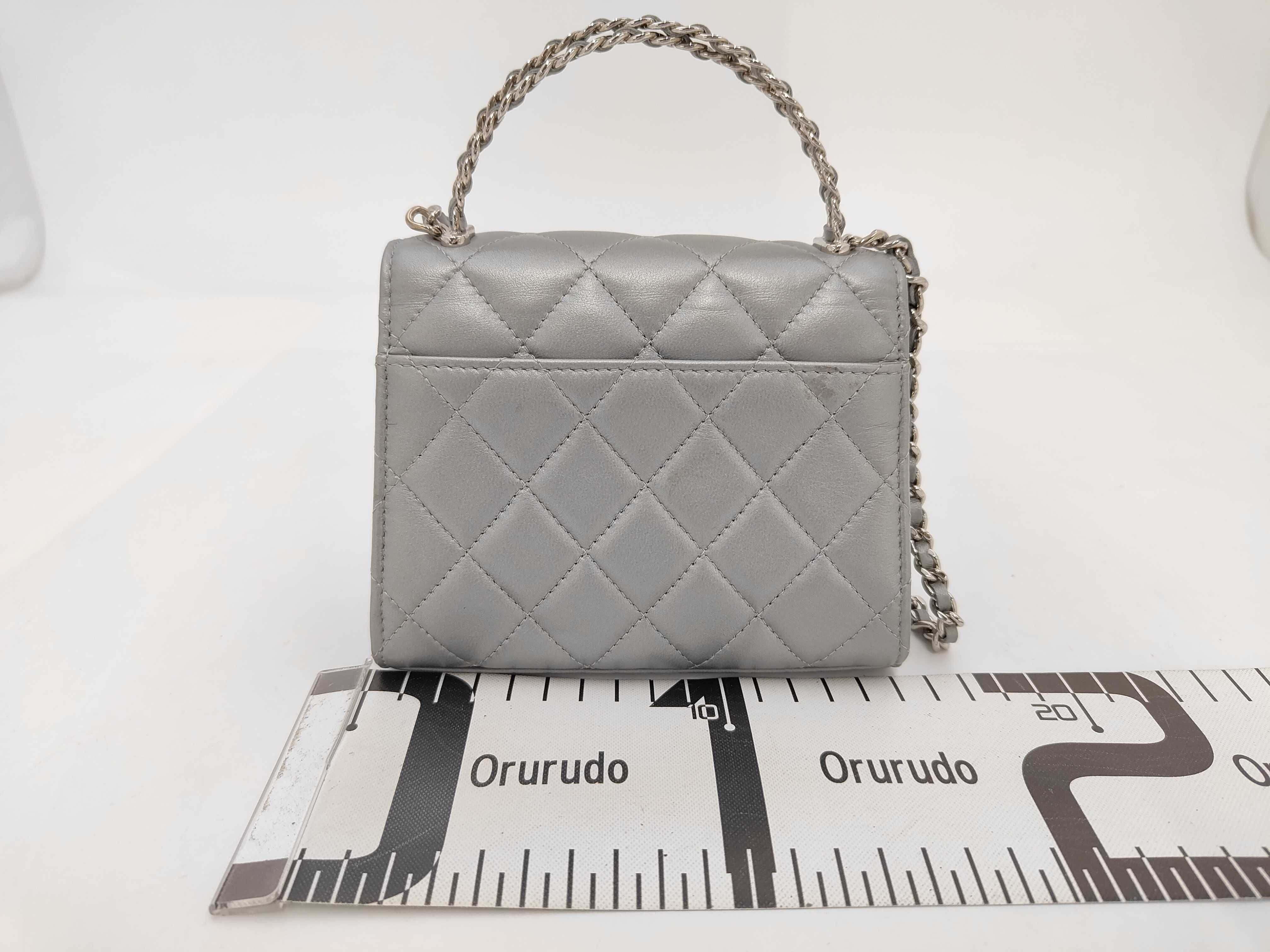 19 Chain Shoulder Bag, 2-way, Silver, Random Seal, Inner Protective Seal Included, Shoulder Bag — view 2
