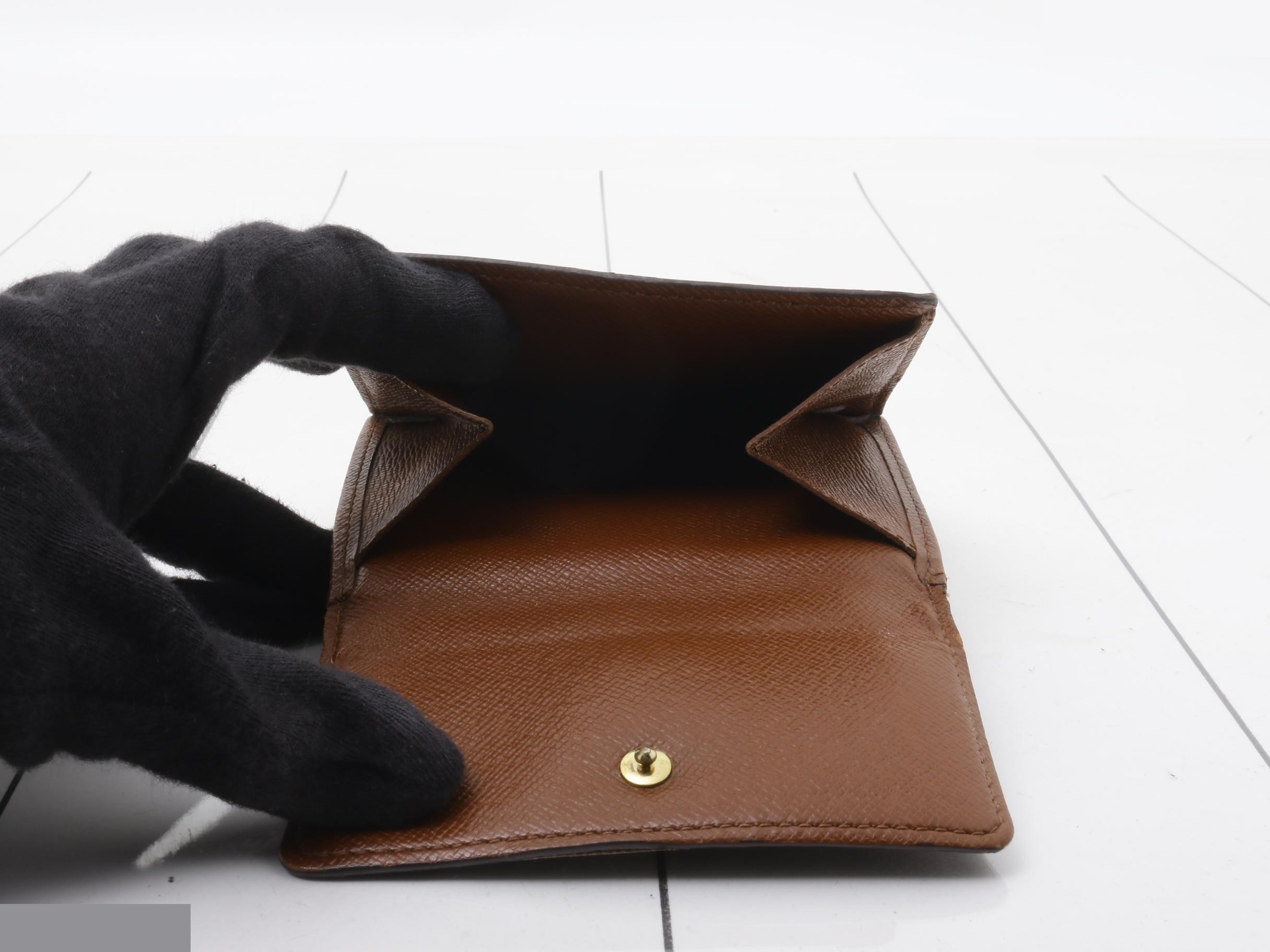 wallet — view 4