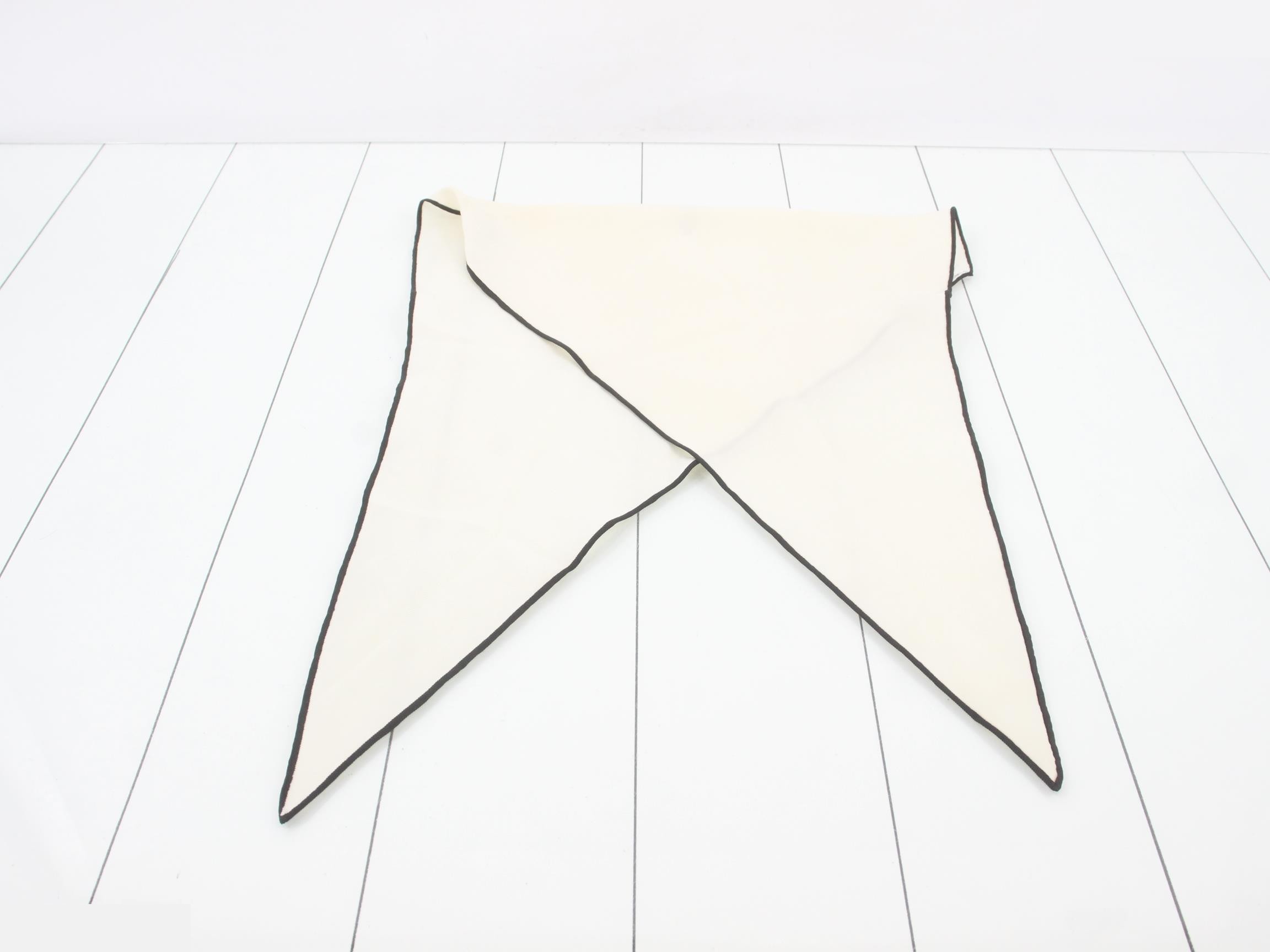 scarf — view 3