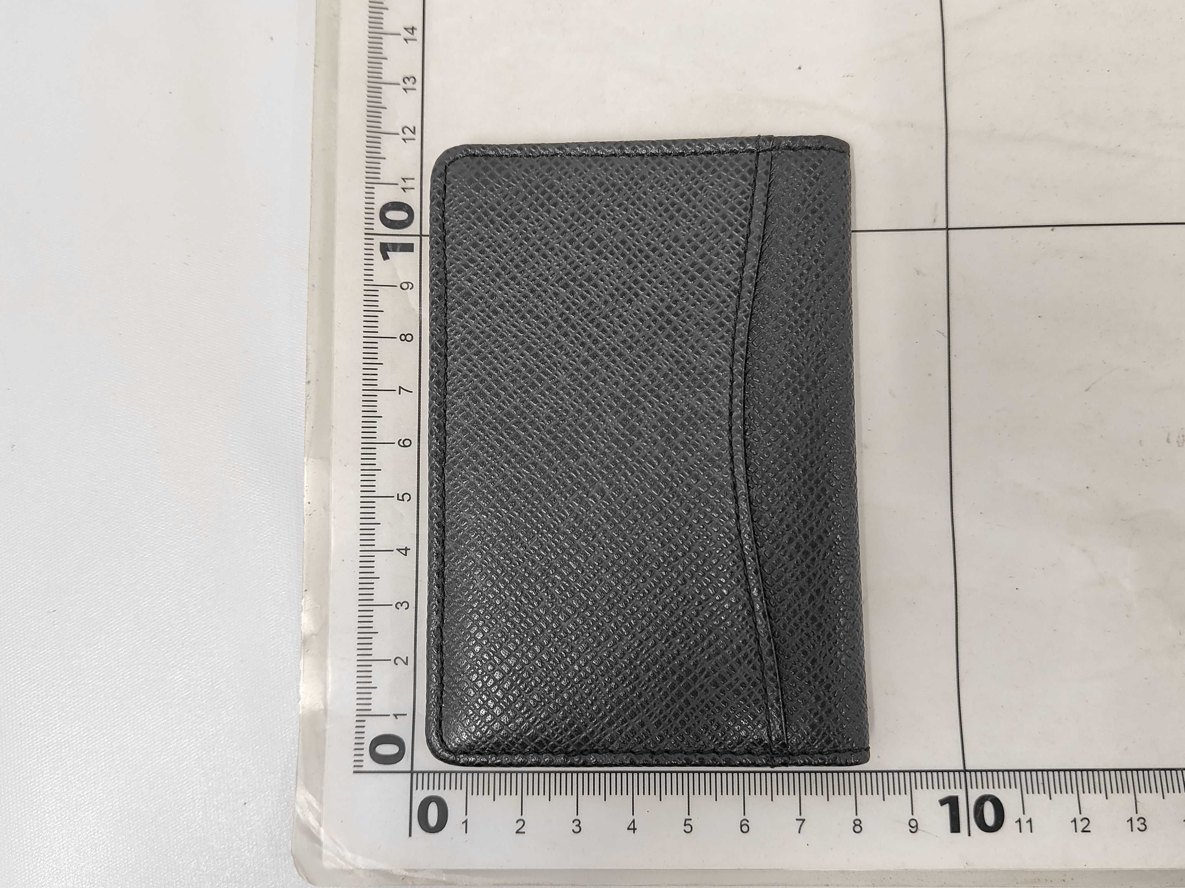 LV M32655 Taiga de Poche Card Case — view 2