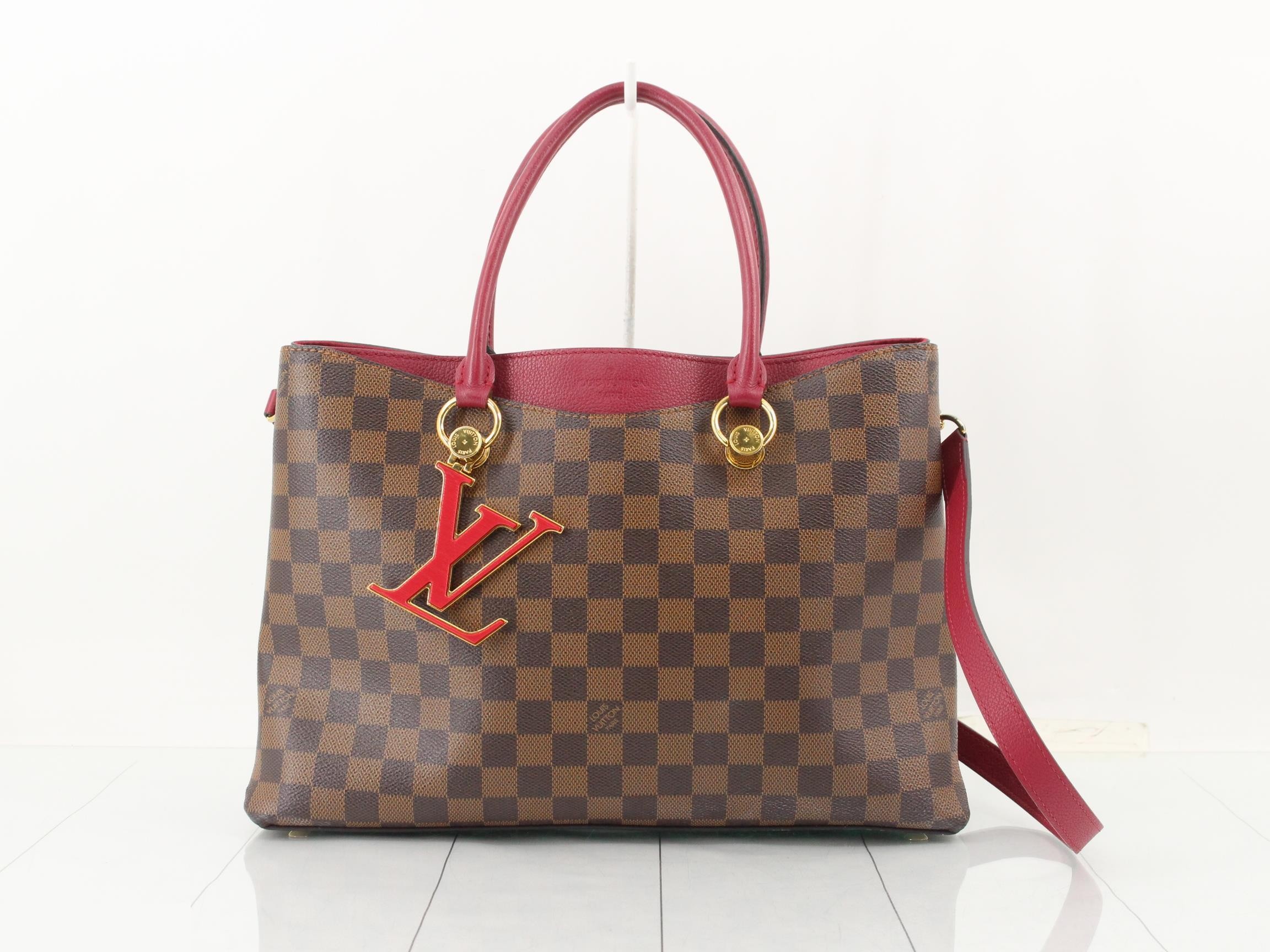 LV Riverside Lidvan
