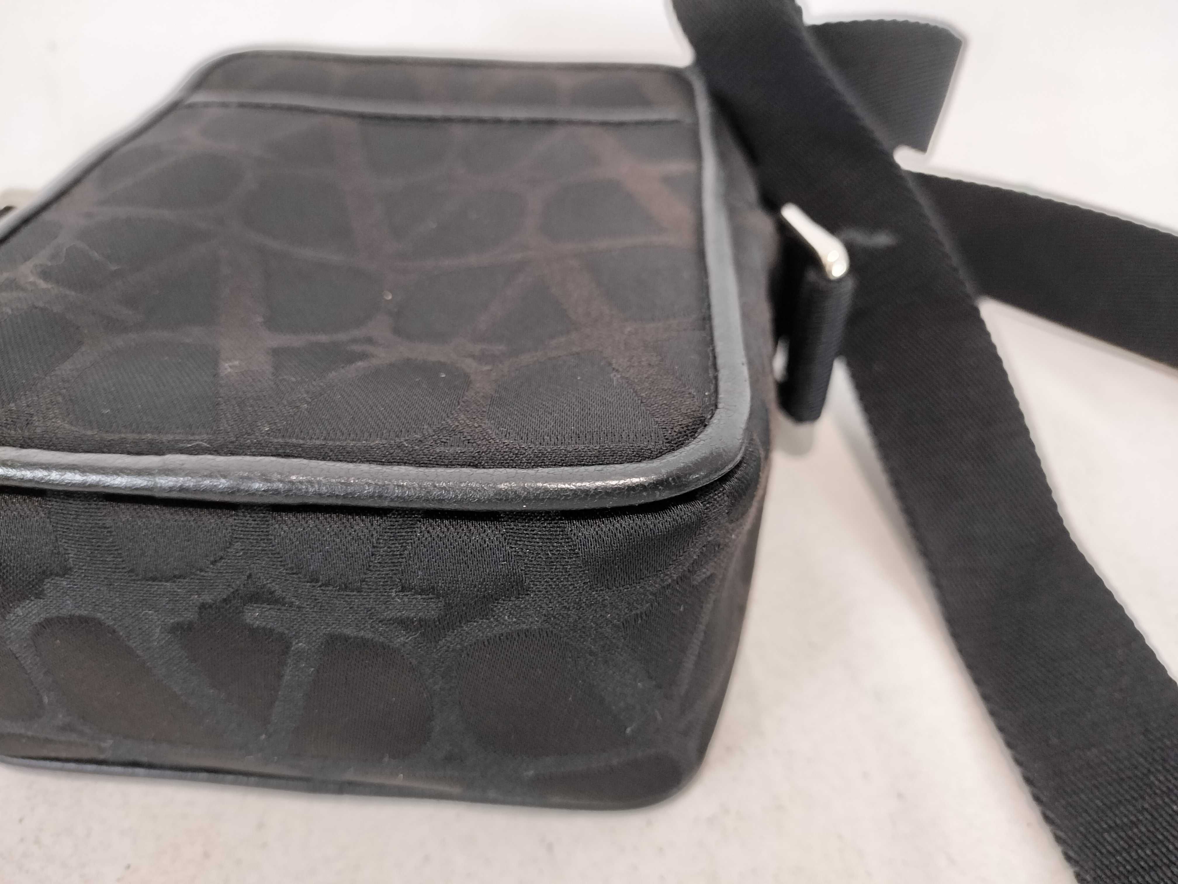 Toile Iconograph Signature Shoulder Bag — view 6