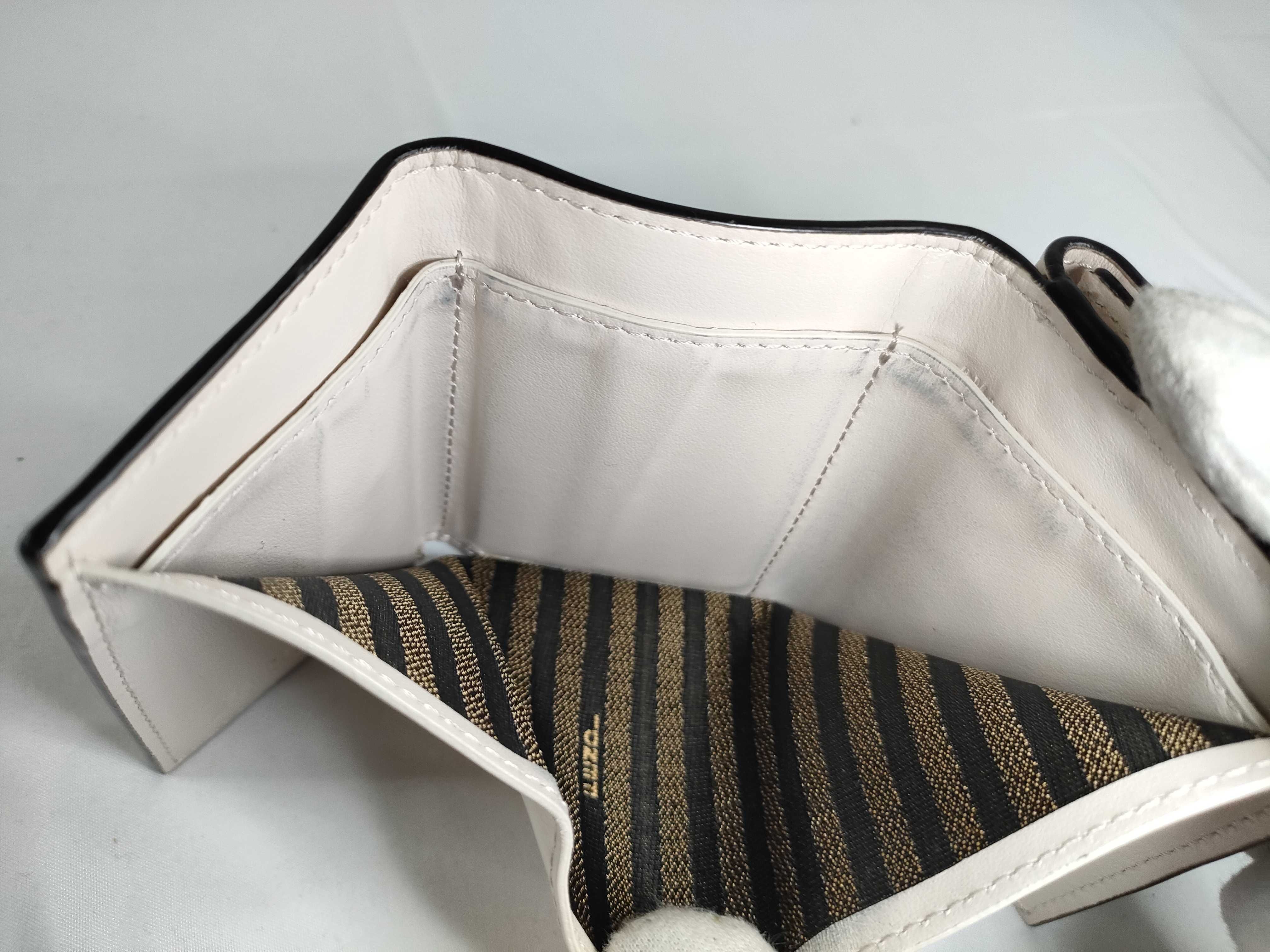 Gold Logo Tri-fold Wallet 8M0395 Beige Wallet — view 11