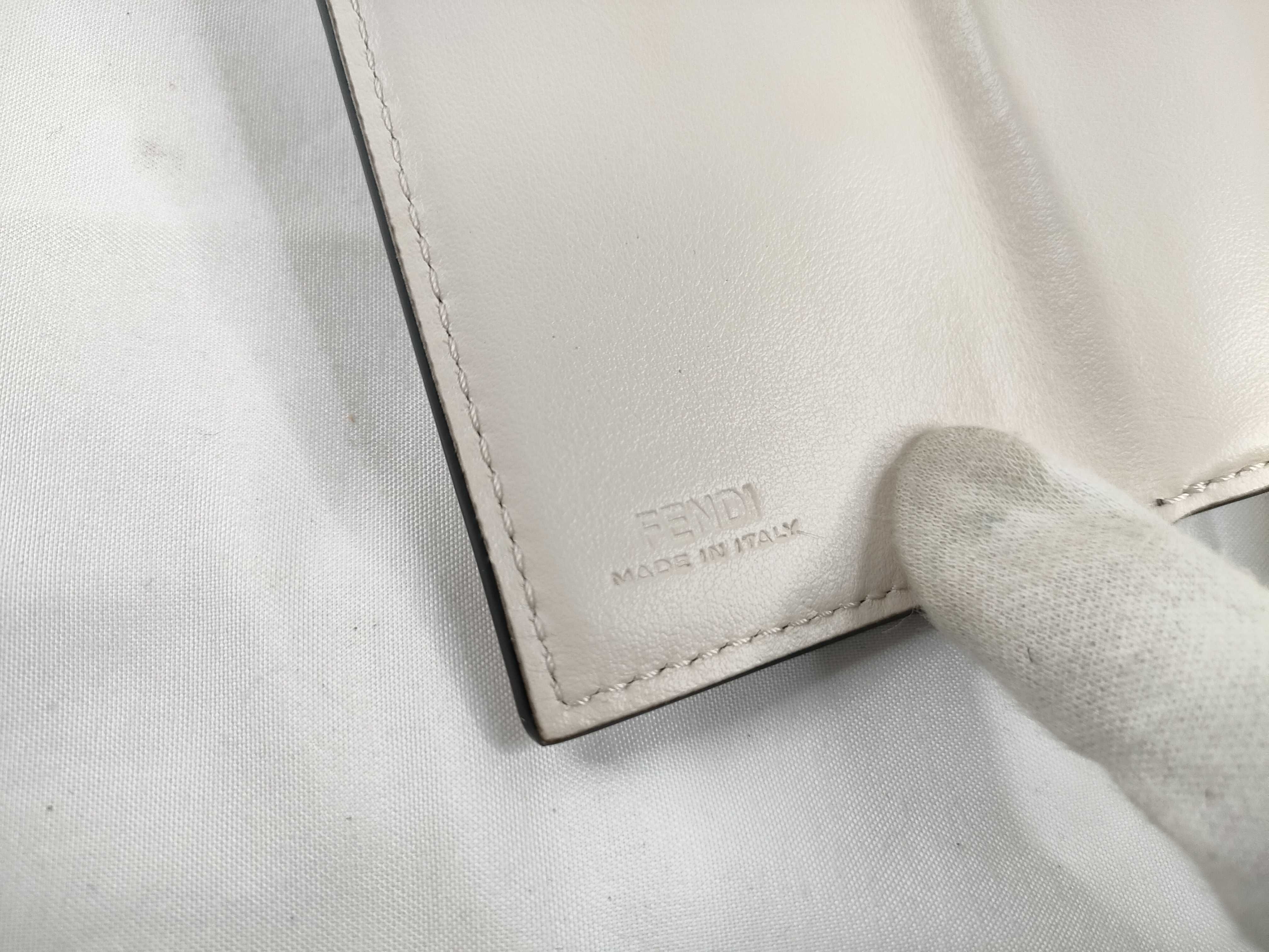 Gold Logo Tri-fold Wallet 8M0395 Beige Wallet — view 10