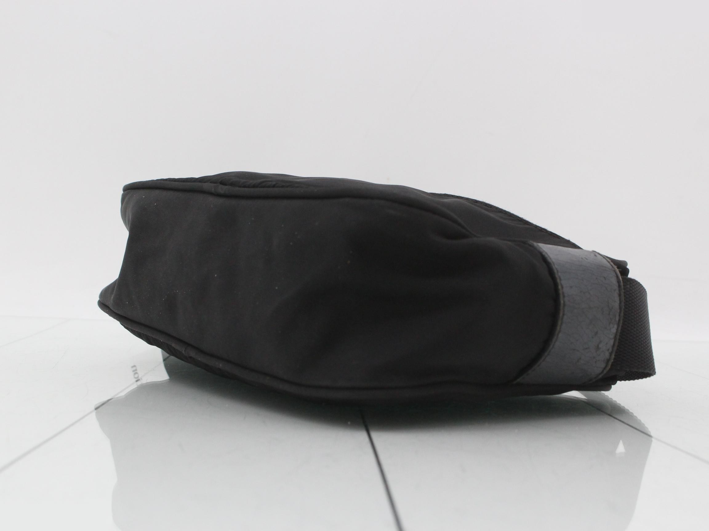 Nylon shoulder bag with triangular plate, black. — view 6