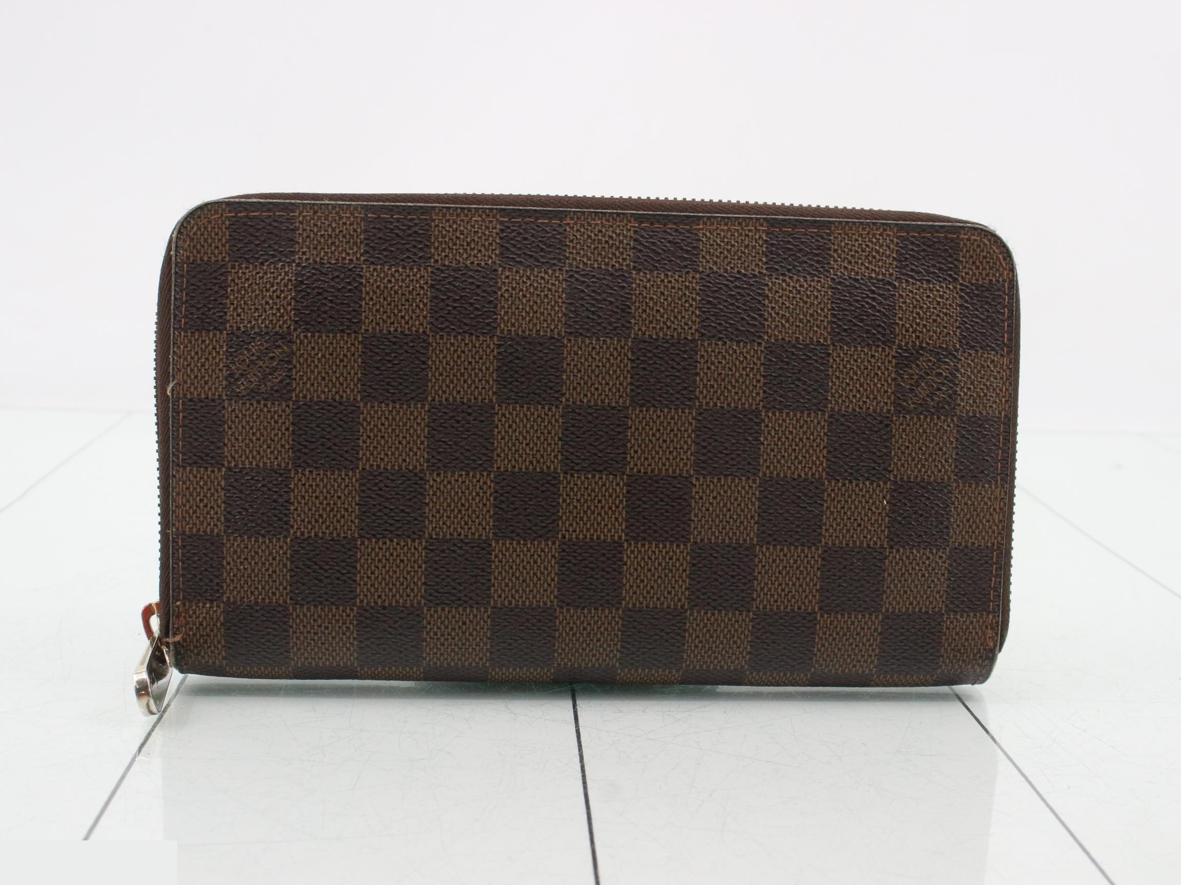 Damier Zippy Wallet