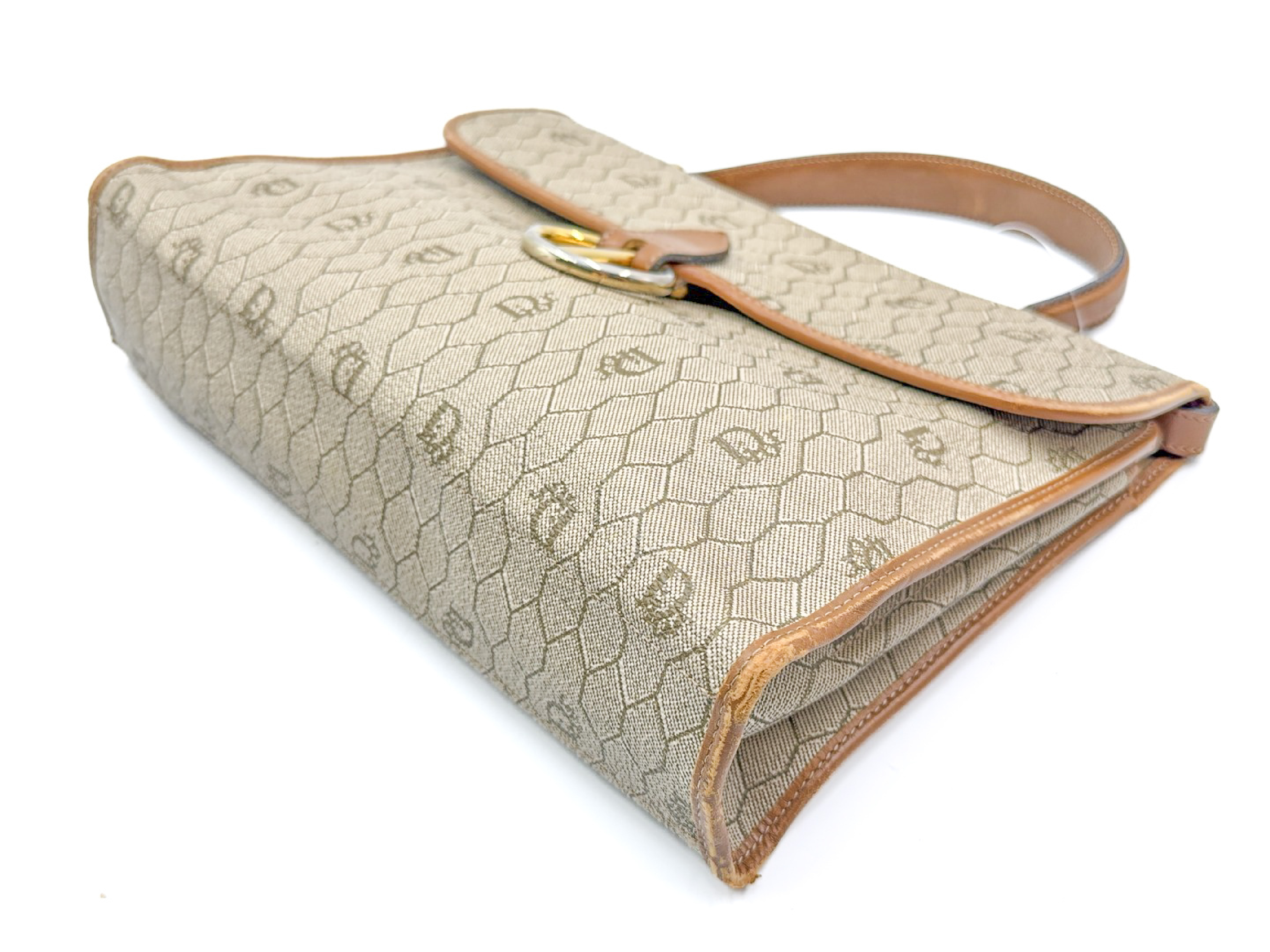 Honeycomb Pattern Gold Hardware Vintage Leather Handbag — view 6
