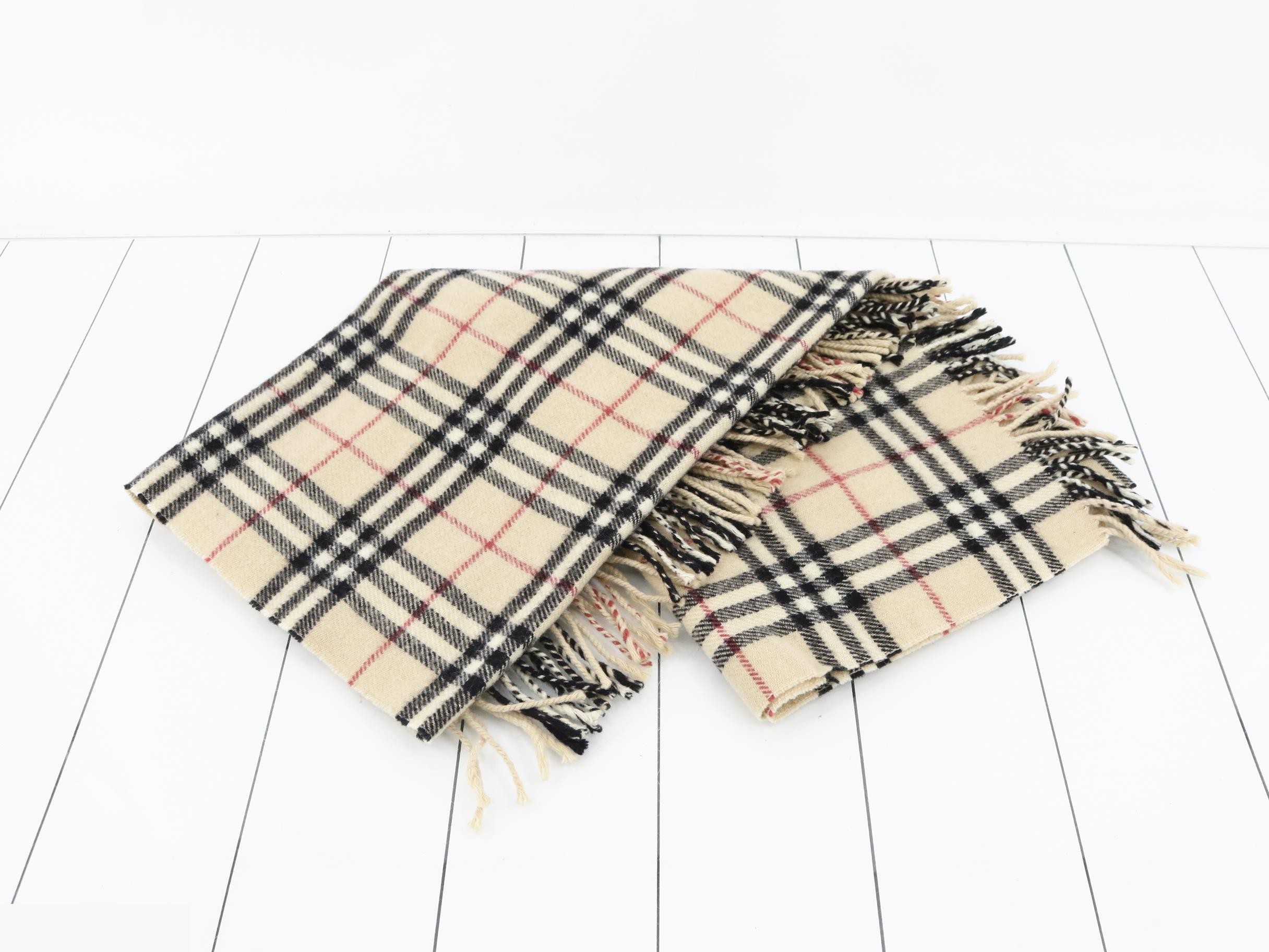 Other items: accessories, shawls (lap blankets) — view 3