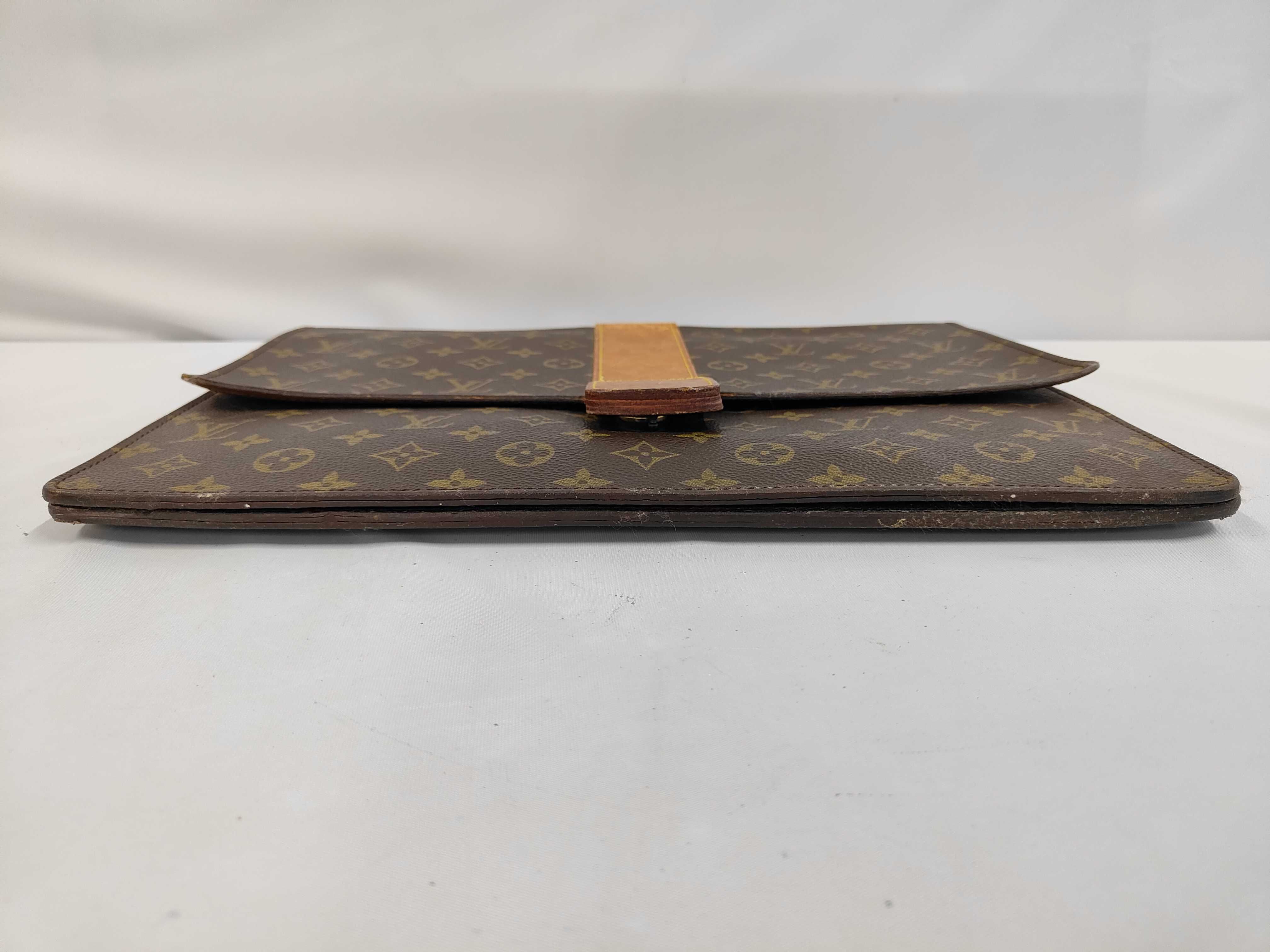 Monogram — view 3