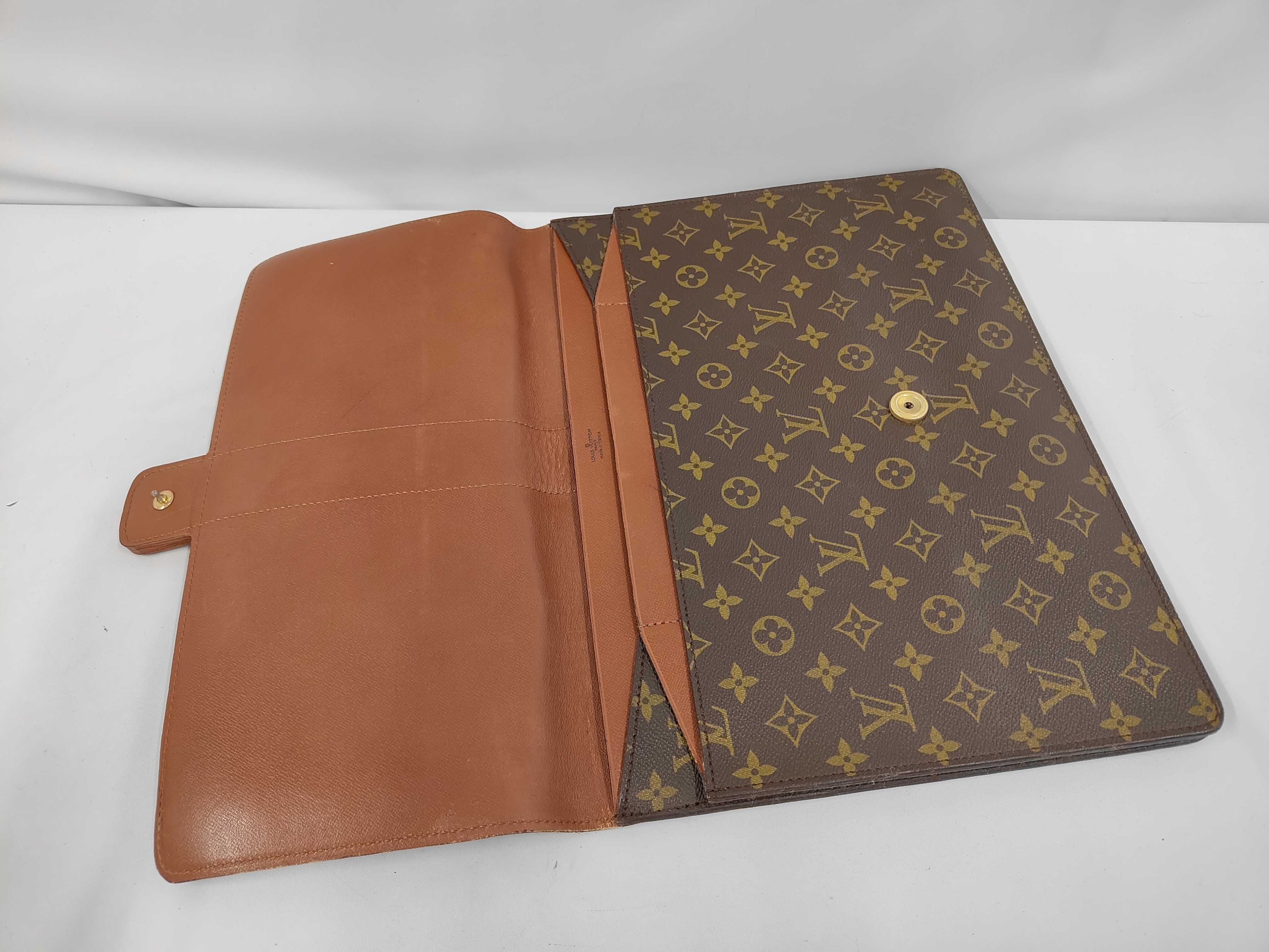 Monogram — view 5