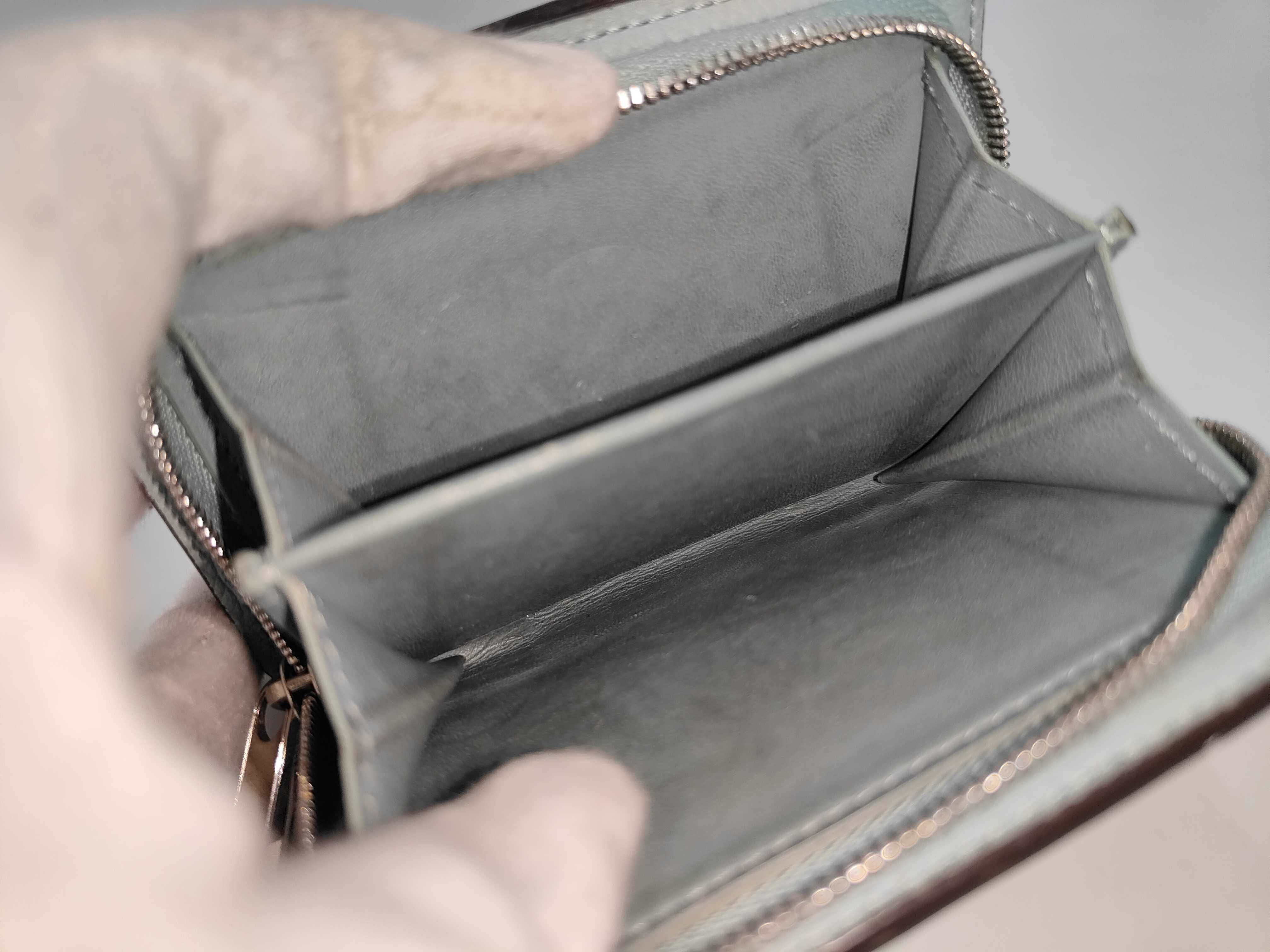 LV Monogram Mahina Portefeuille Claire M80628 NFC-enabled wallet — view 8