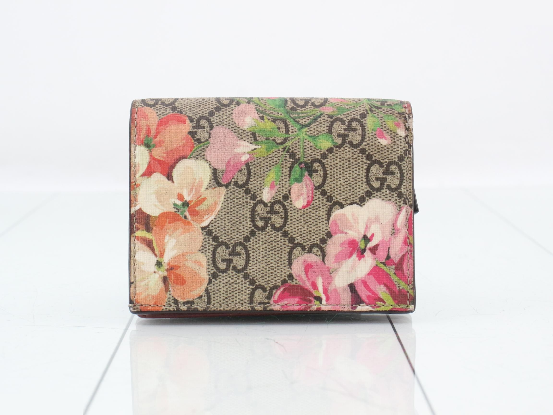 Compact wallet — view 2