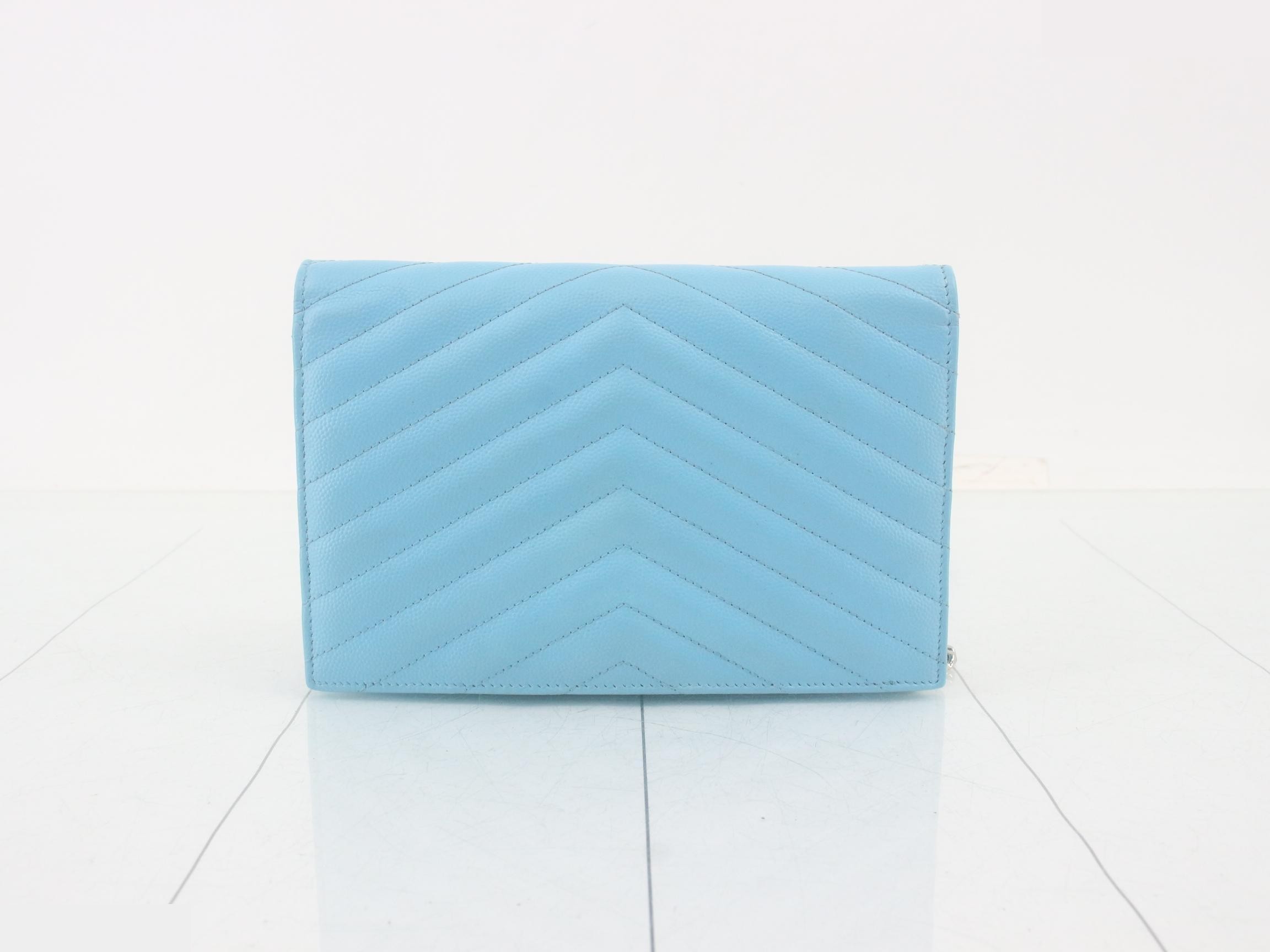 V-stitch chain wallet, light blue — view 2