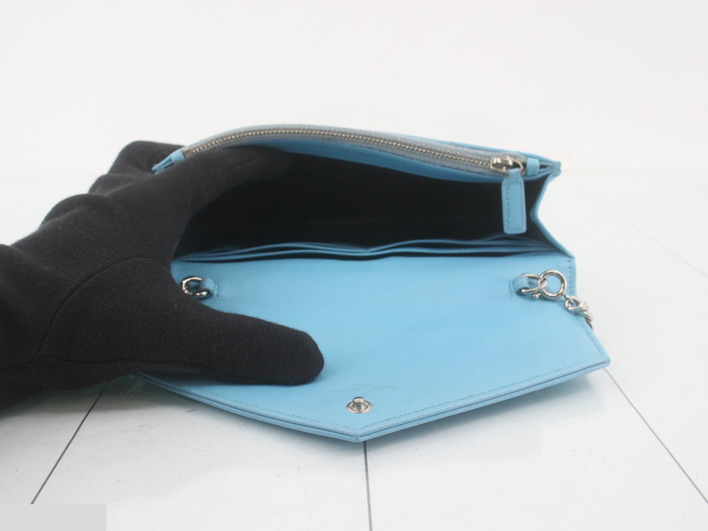 V-stitch chain wallet, light blue — view 4