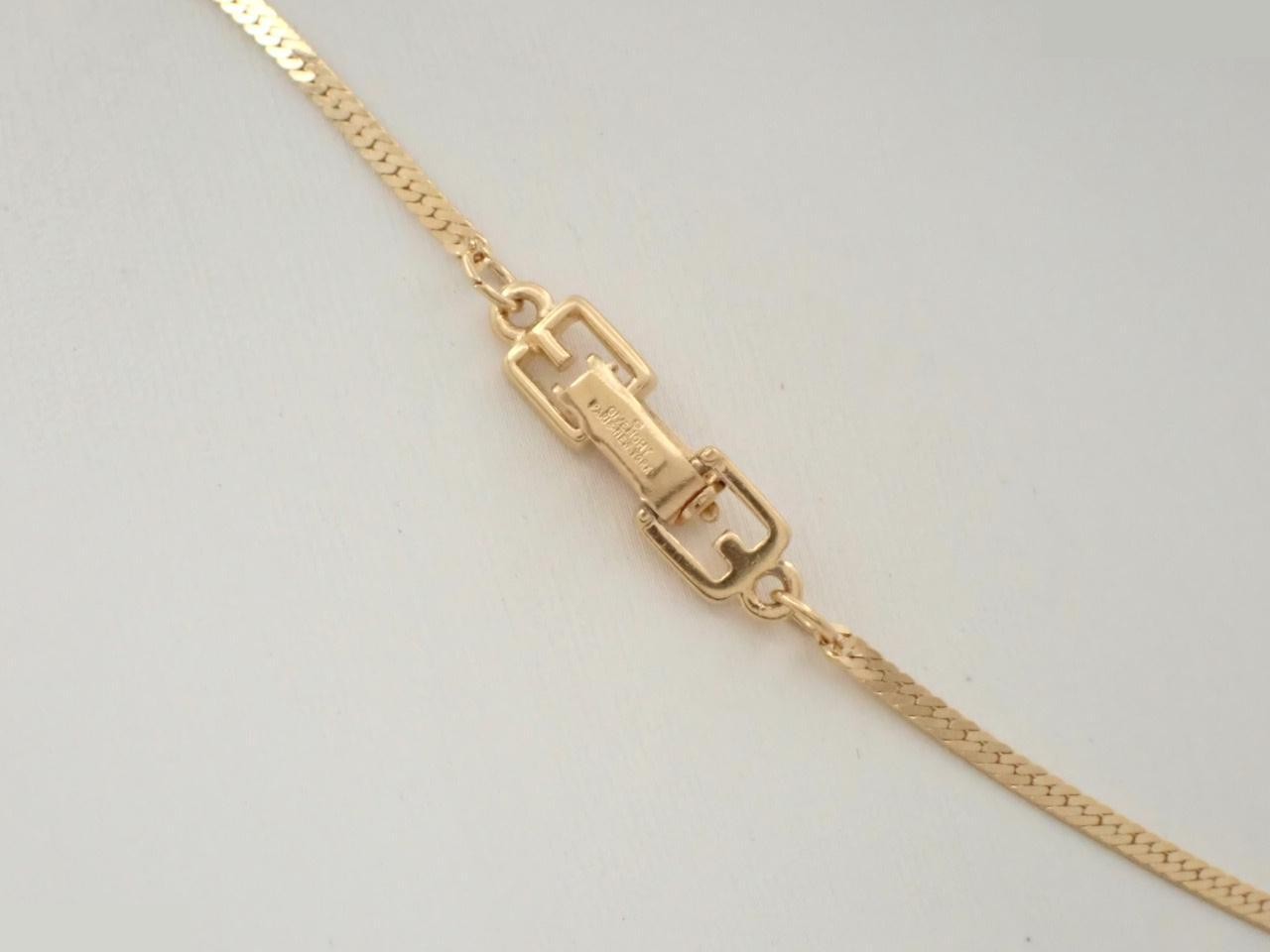 Other lines: Precious metals, necklaces, pendants, chains approximately 40cm long. — view 2