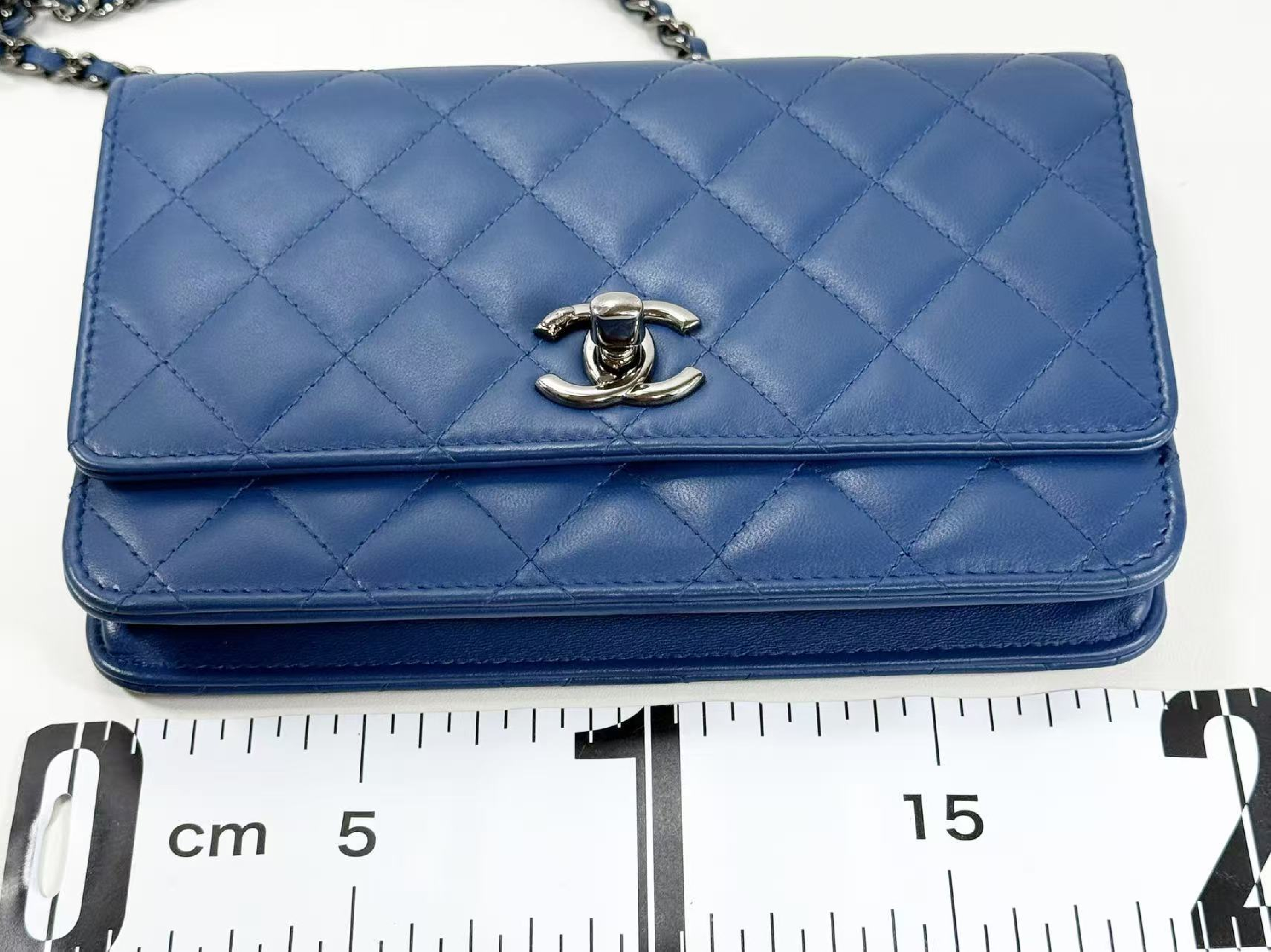 Matelassé Trendy CC CHANEL Plate Royal Blue W19cm approx. 23 series [Comes with dust bag, authenticity card, and seal] B Silver hardware Shoulder bag 23868913 Shoulder bag — view 4
