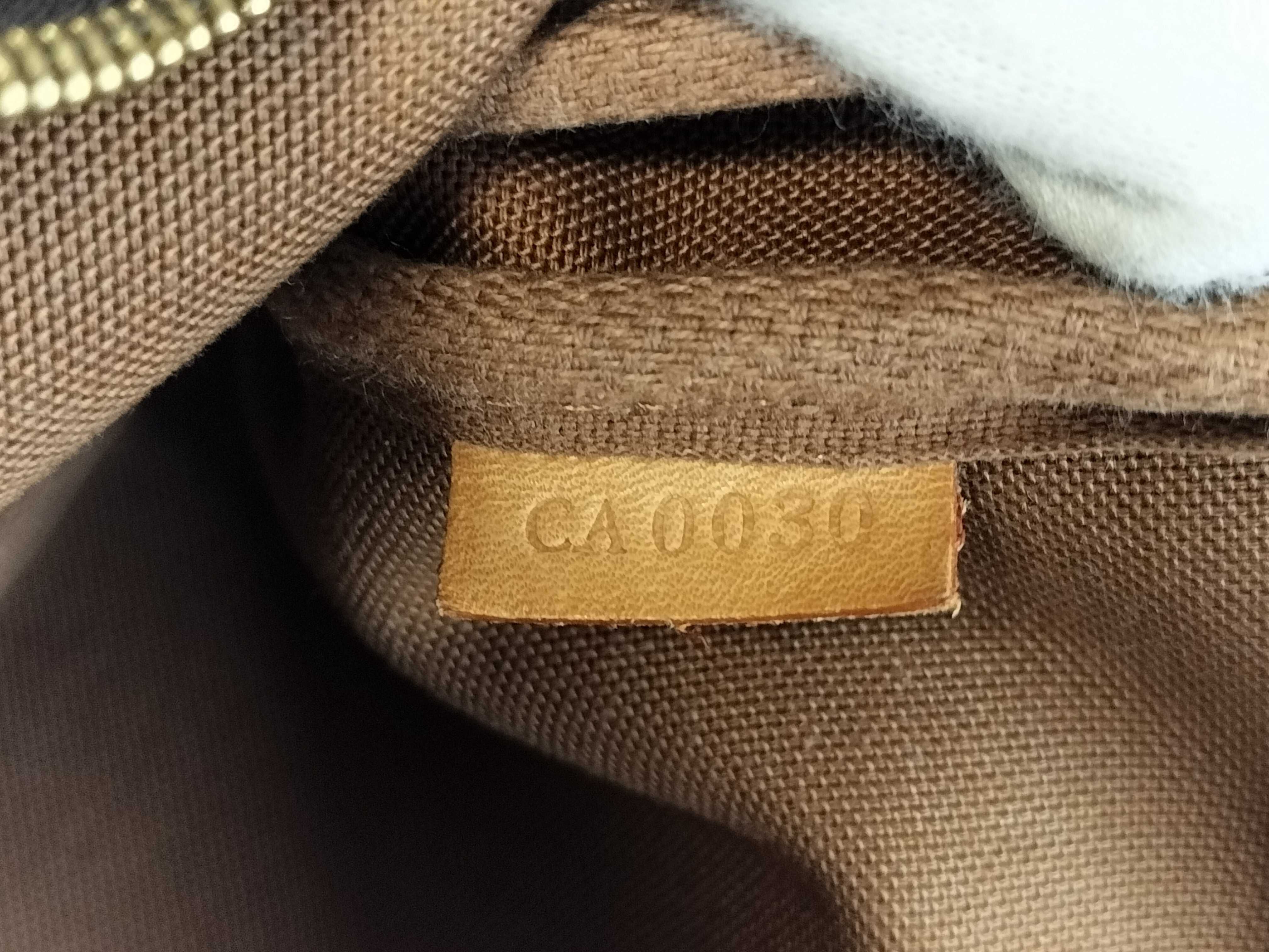 Monogram M40712 Pochette Accessoires Handbag — view 12