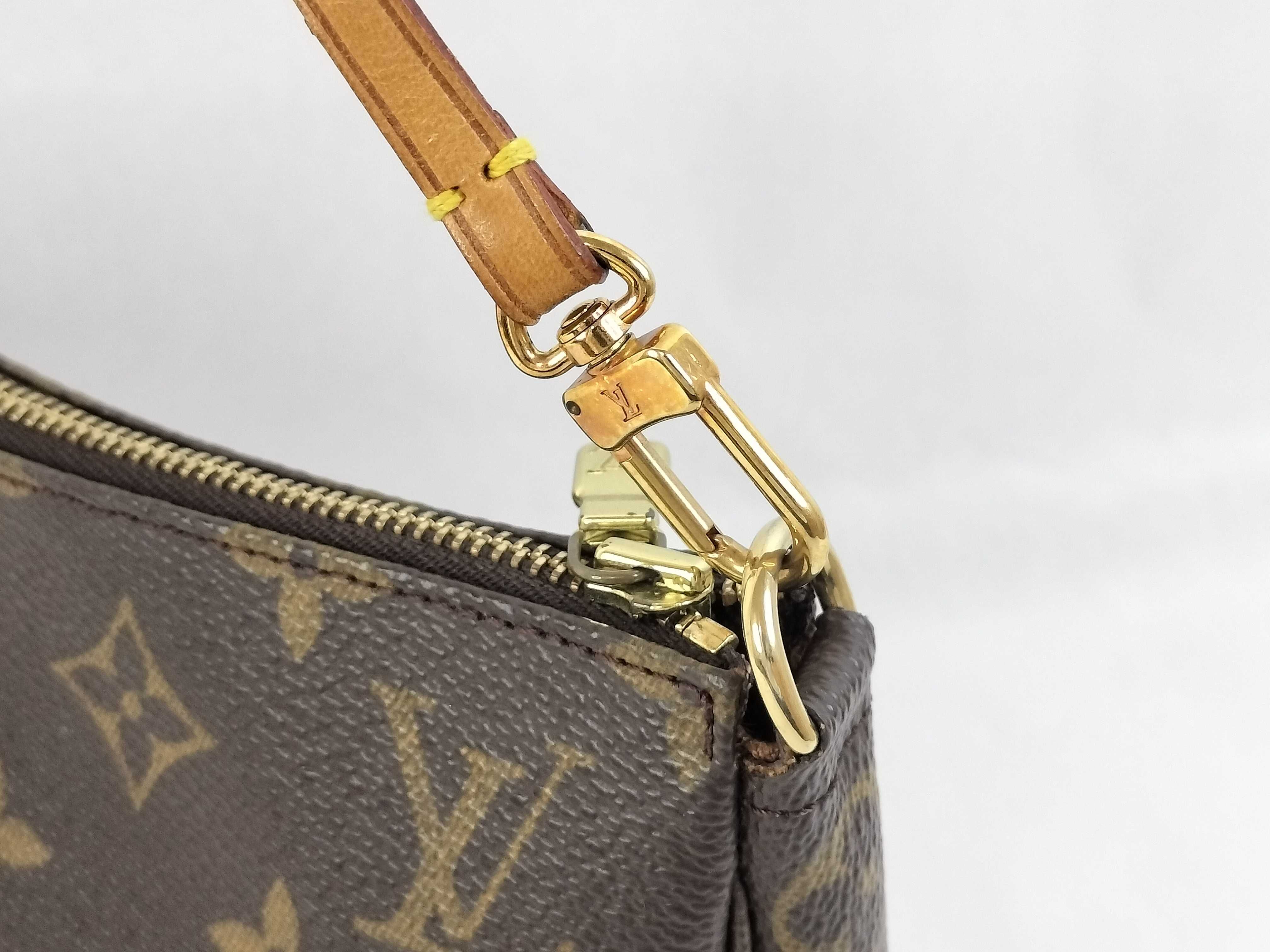 Monogram M40712 Pochette Accessoires Handbag — view 3