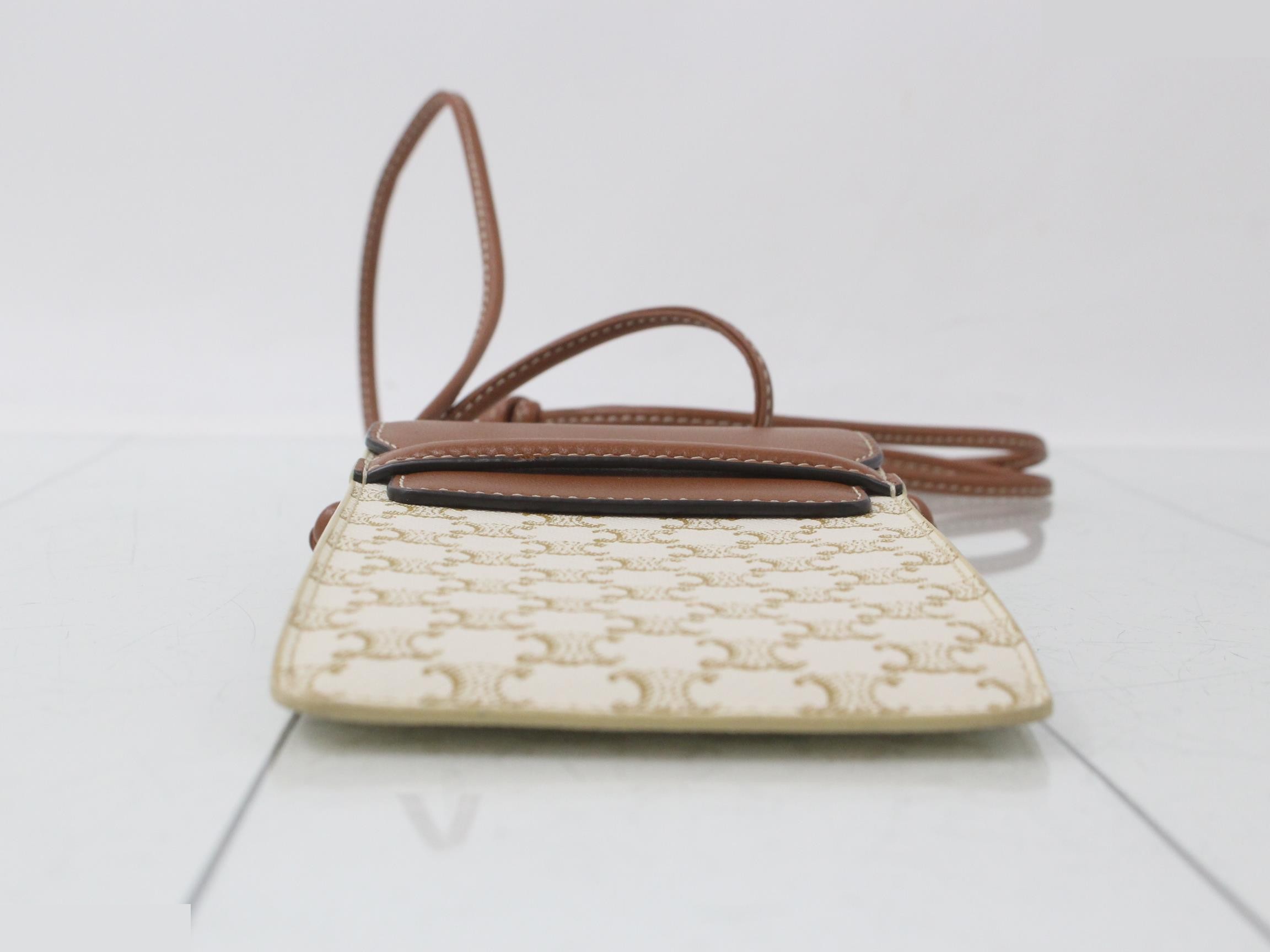 Triomphe PVC — view 3