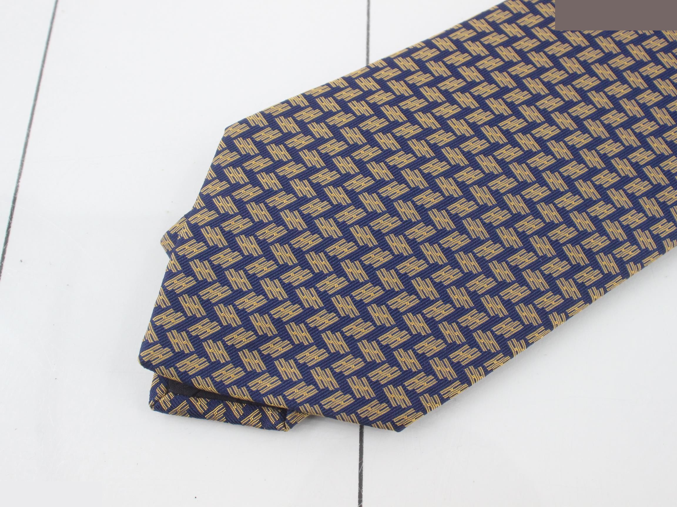 tie, navy — view 3