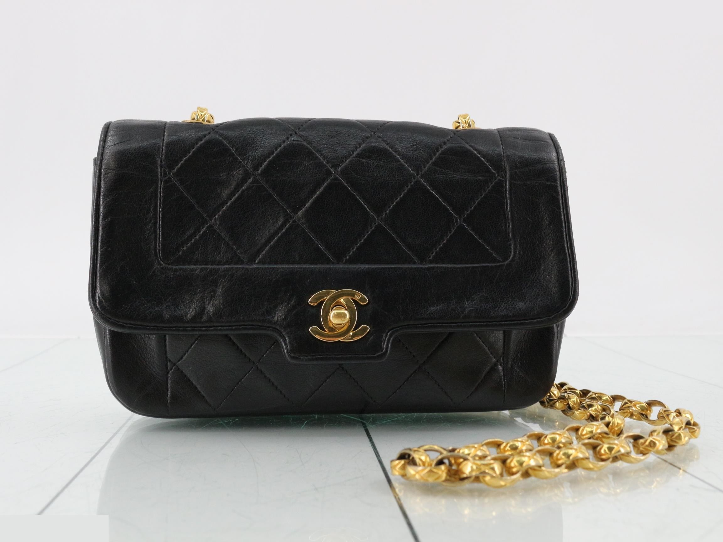 Lambskin Bijou Chain Shoulder Bag, Unit 1